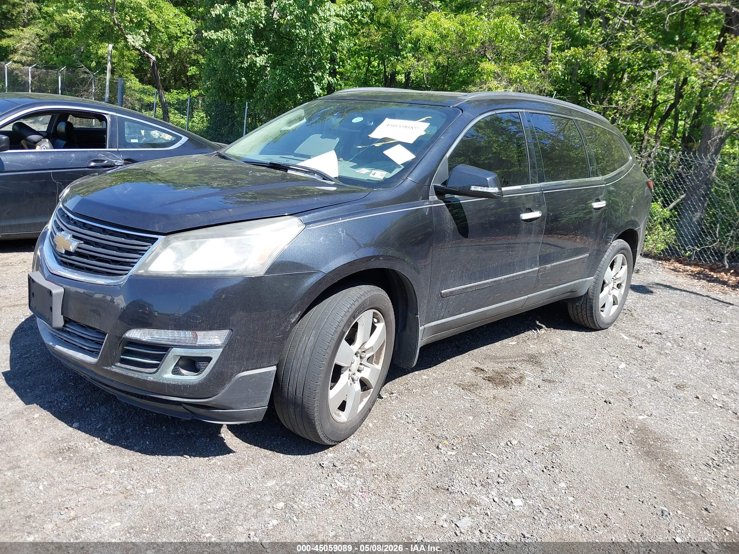 CHEVROLET TRAVERSE image 2
