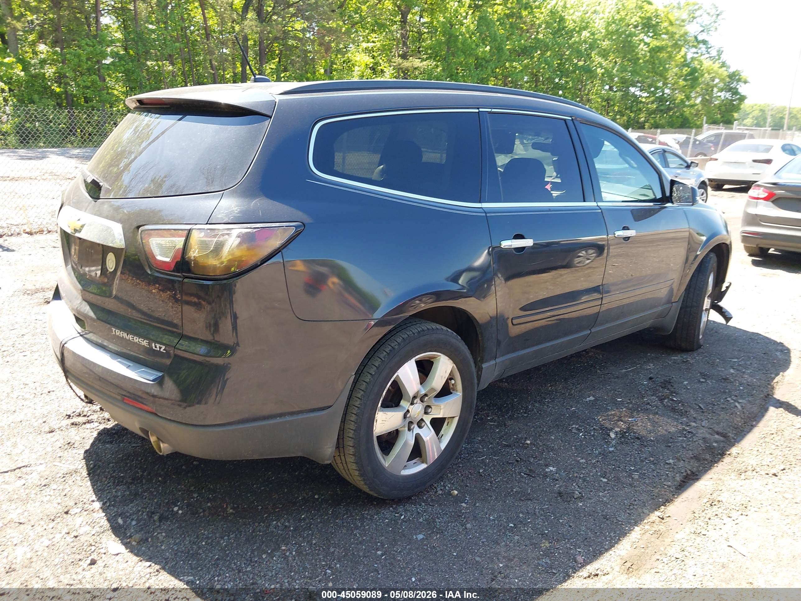 CHEVROLET TRAVERSE image 4