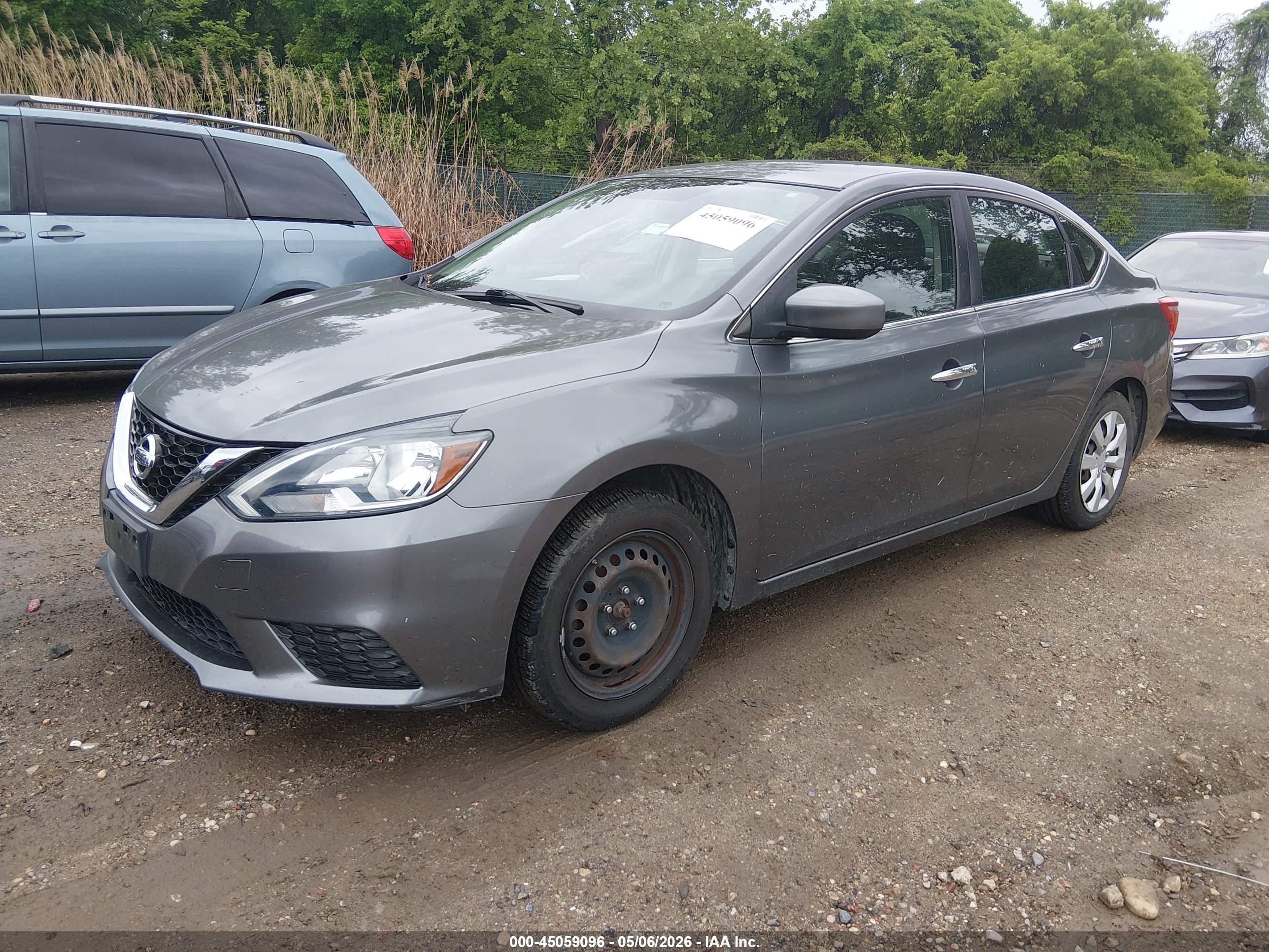 NISSAN SENTRA image 2