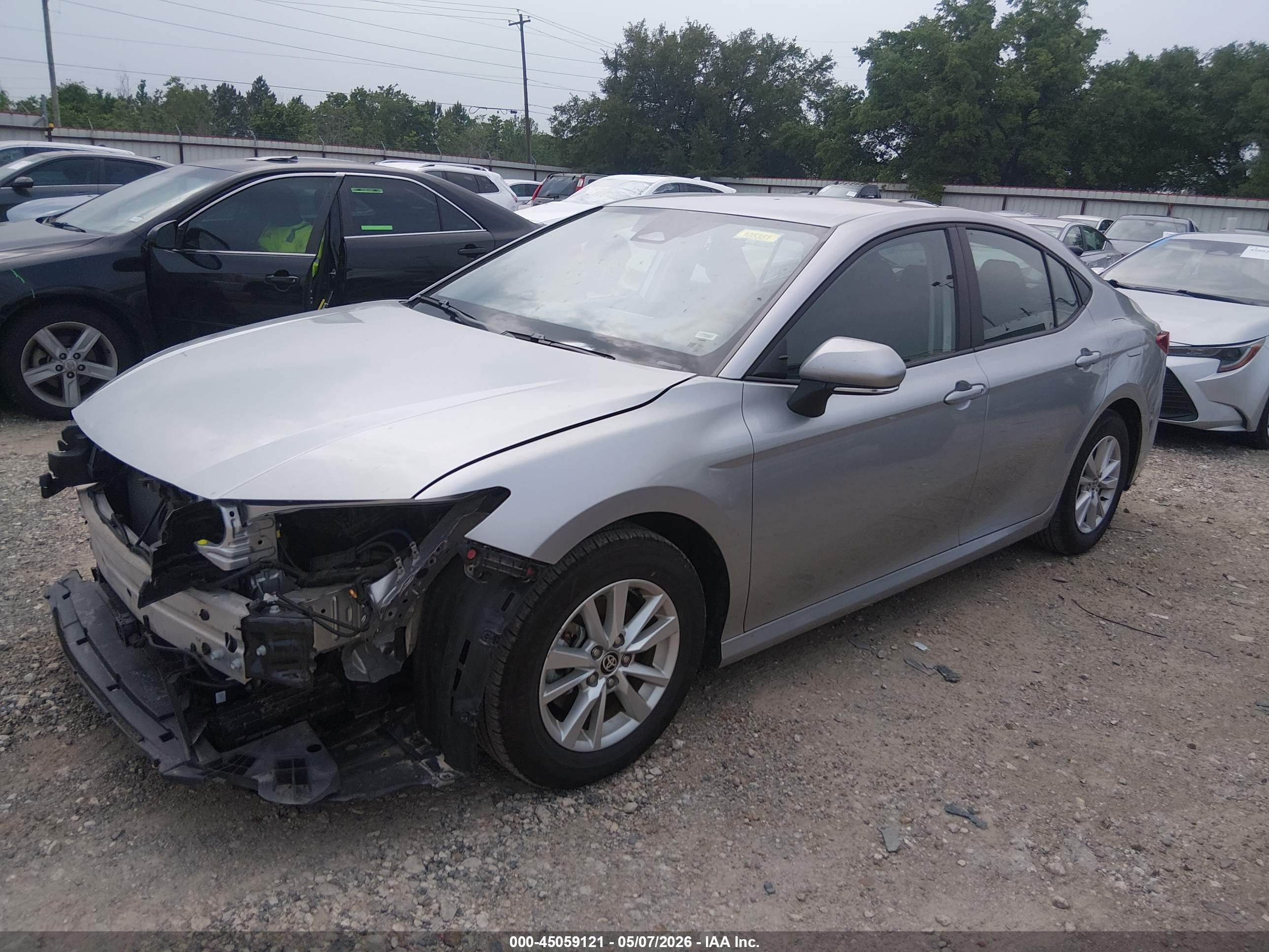 TOYOTA CAMRY image 2