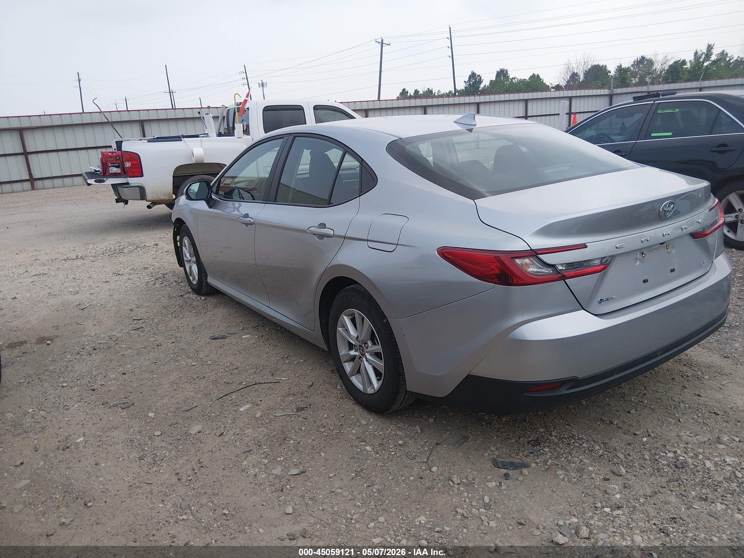 TOYOTA CAMRY image 3