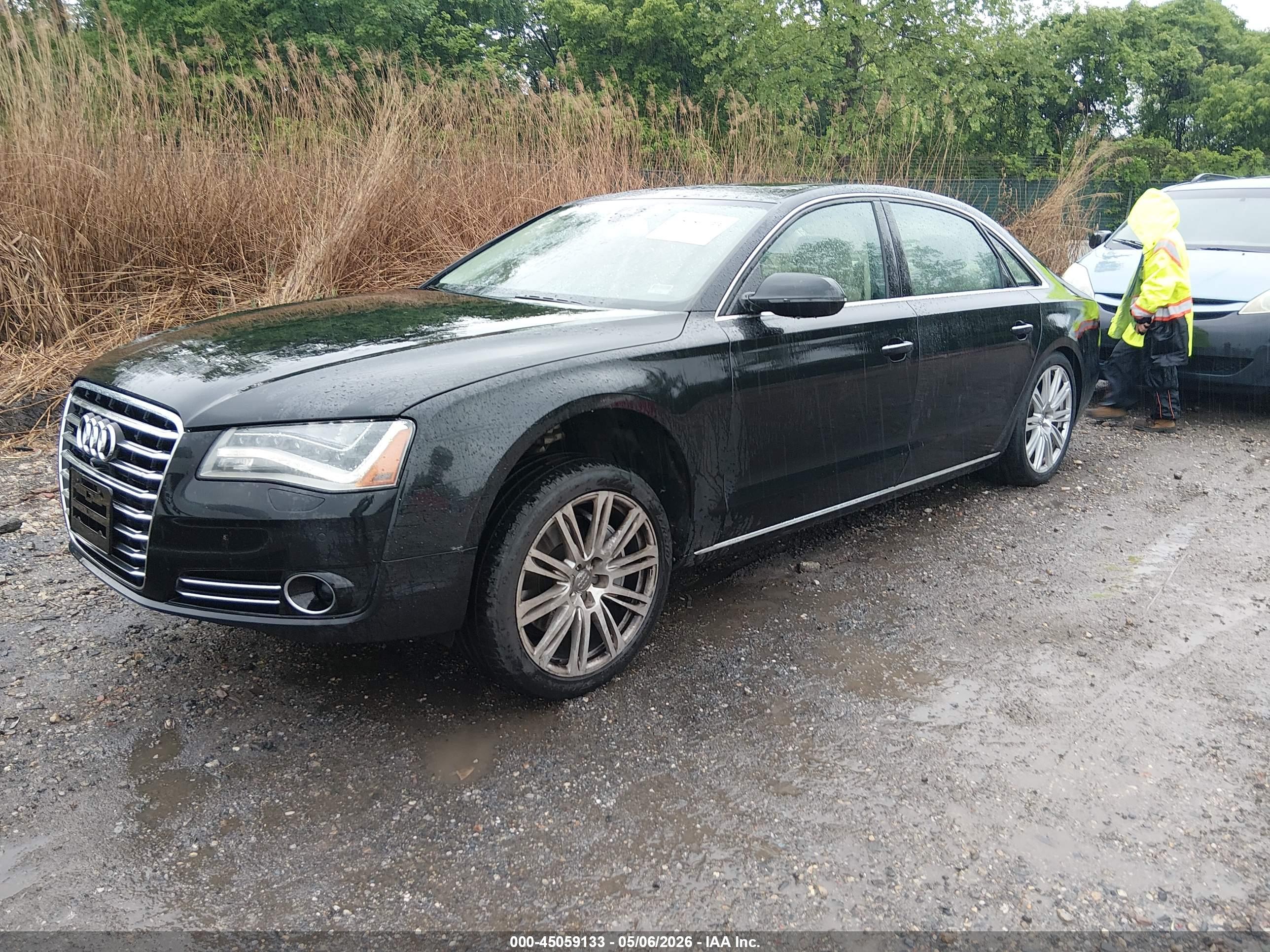 AUDI A8 image 2