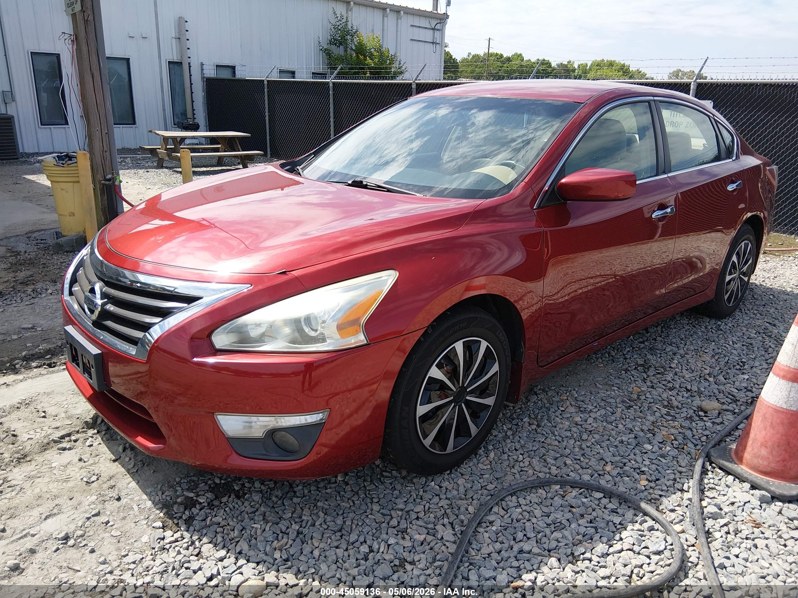 NISSAN ALTIMA image 2