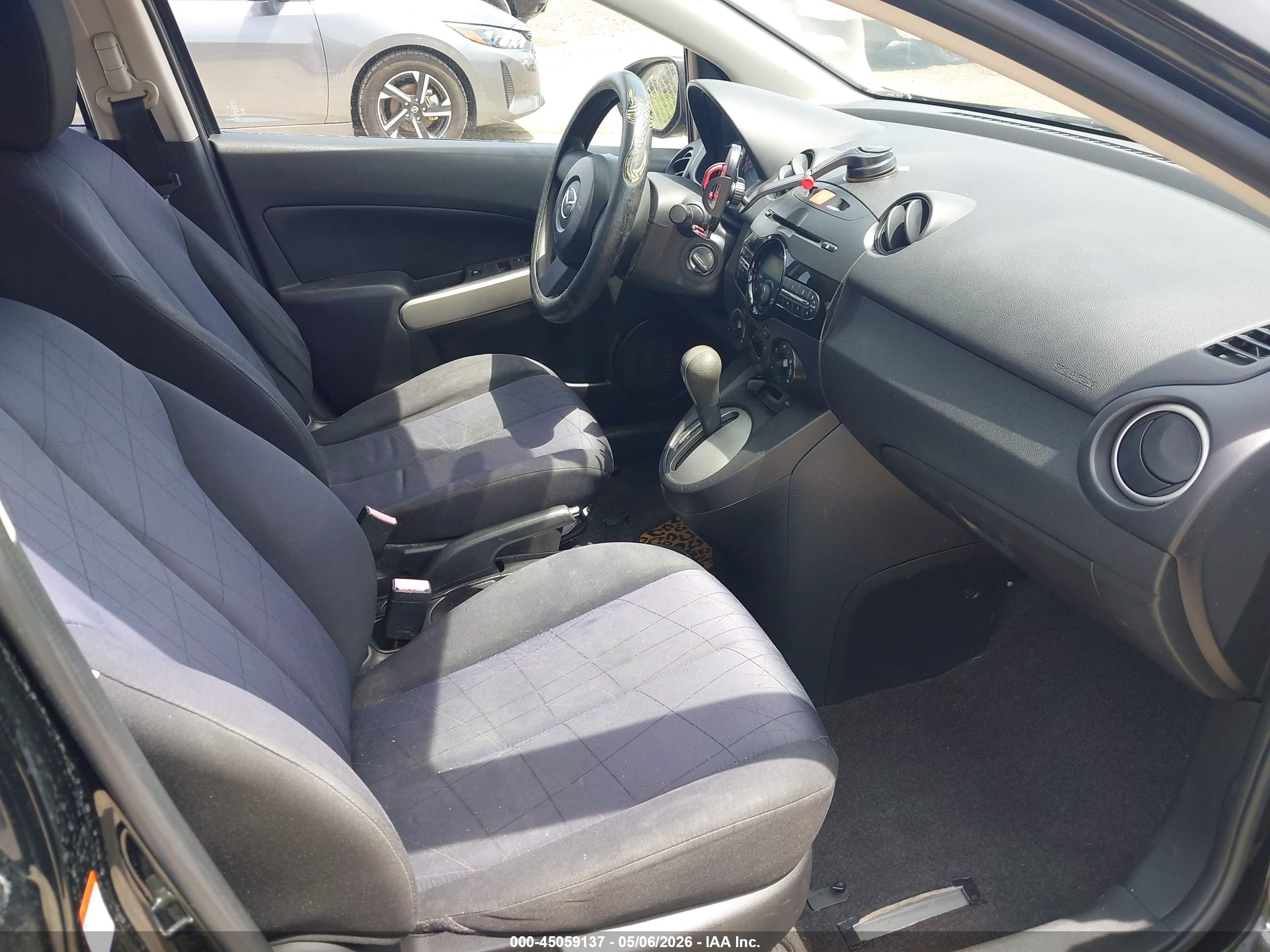MAZDA MAZDA2 image 5