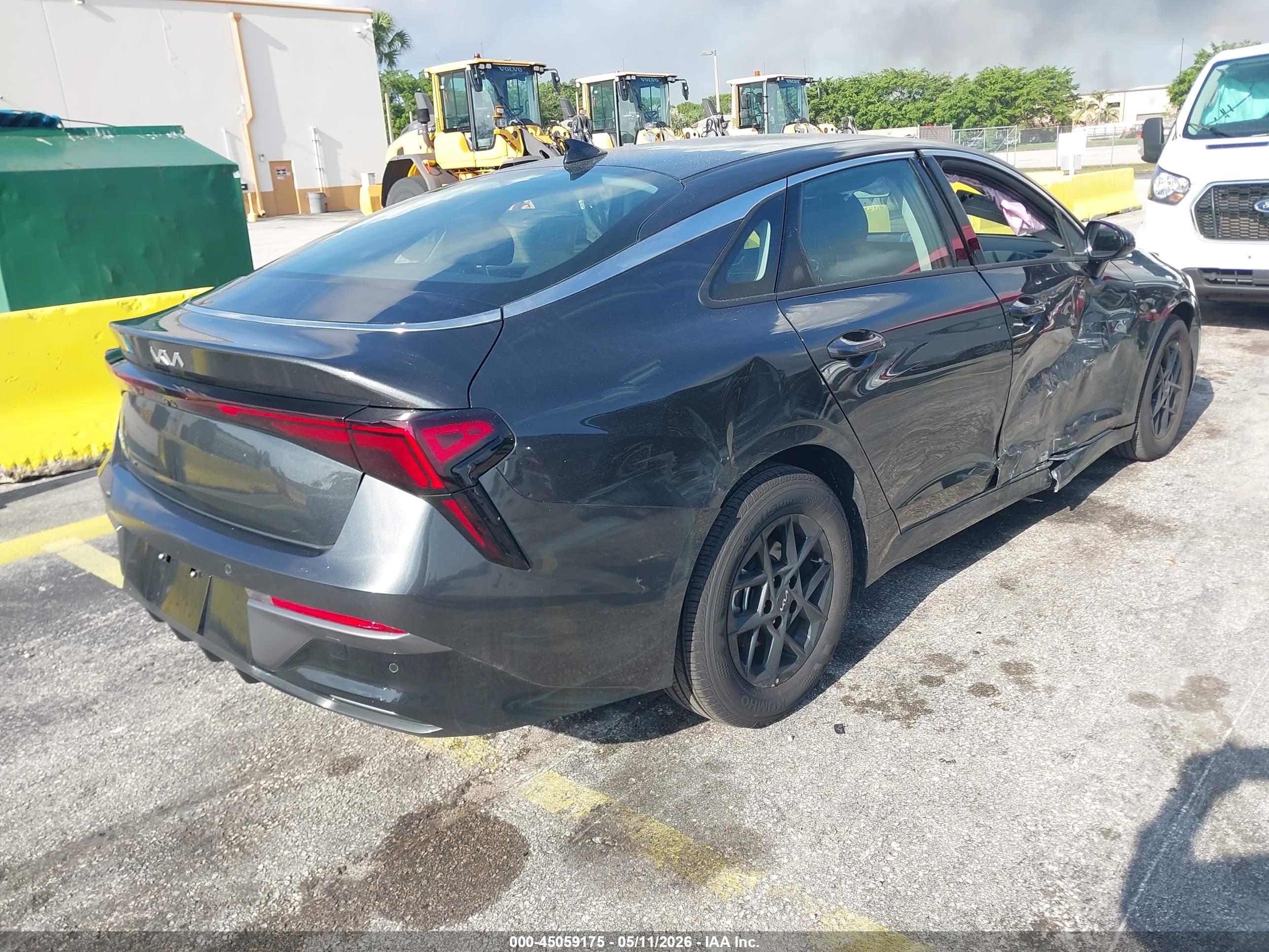 KIA K5 image 4