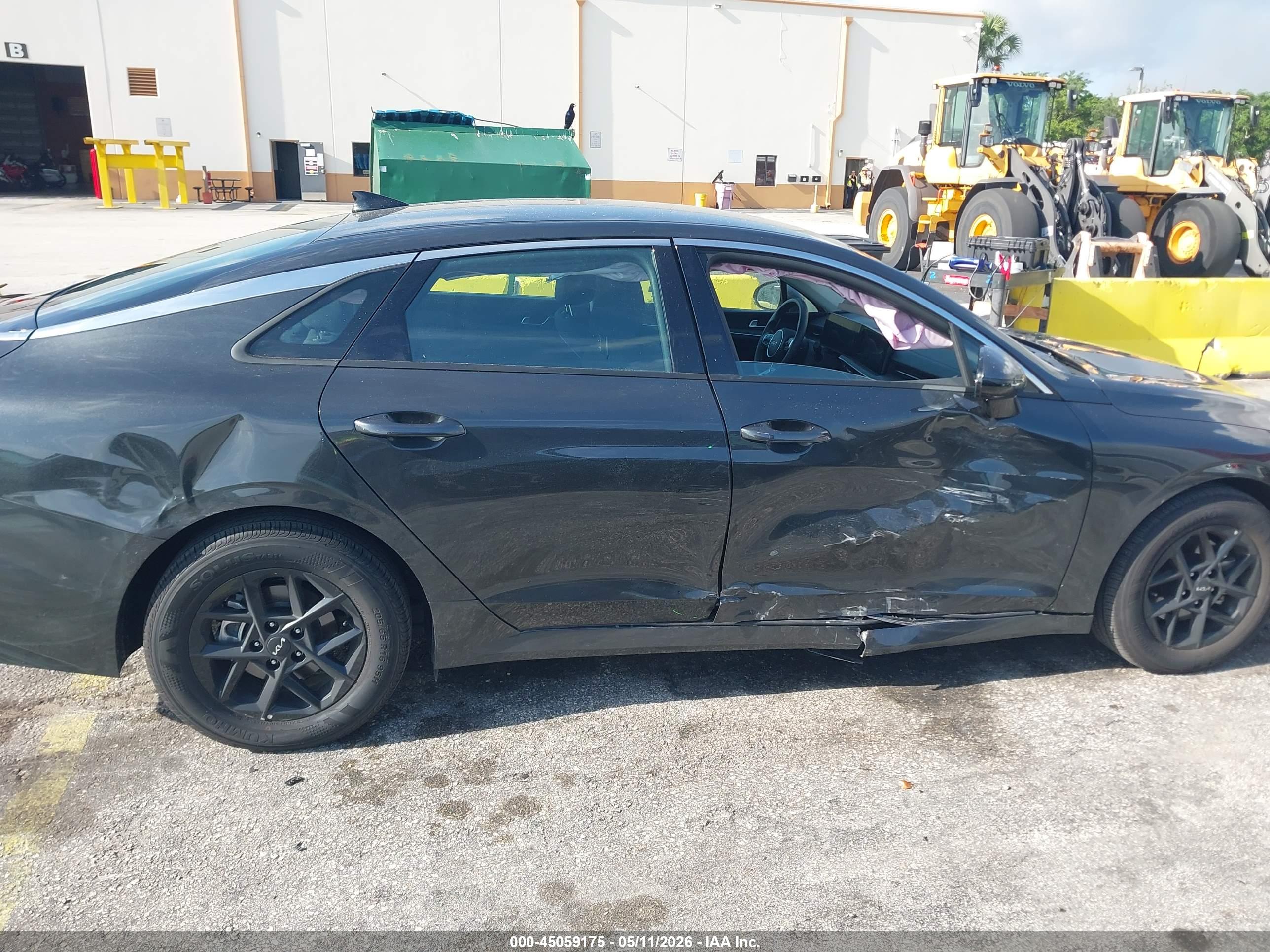 KIA K5 image 6
