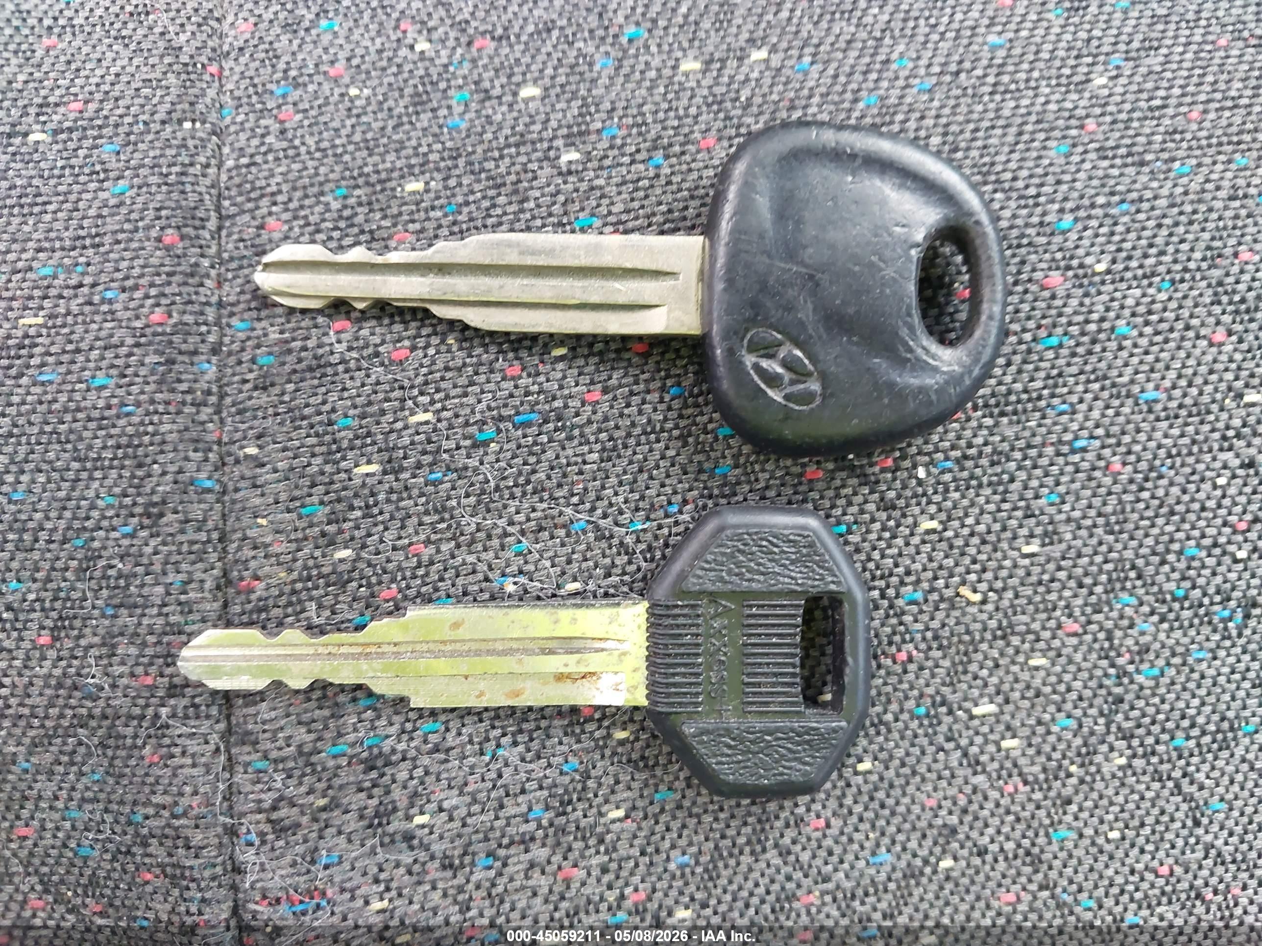 HYUNDAI ACCENT image 11