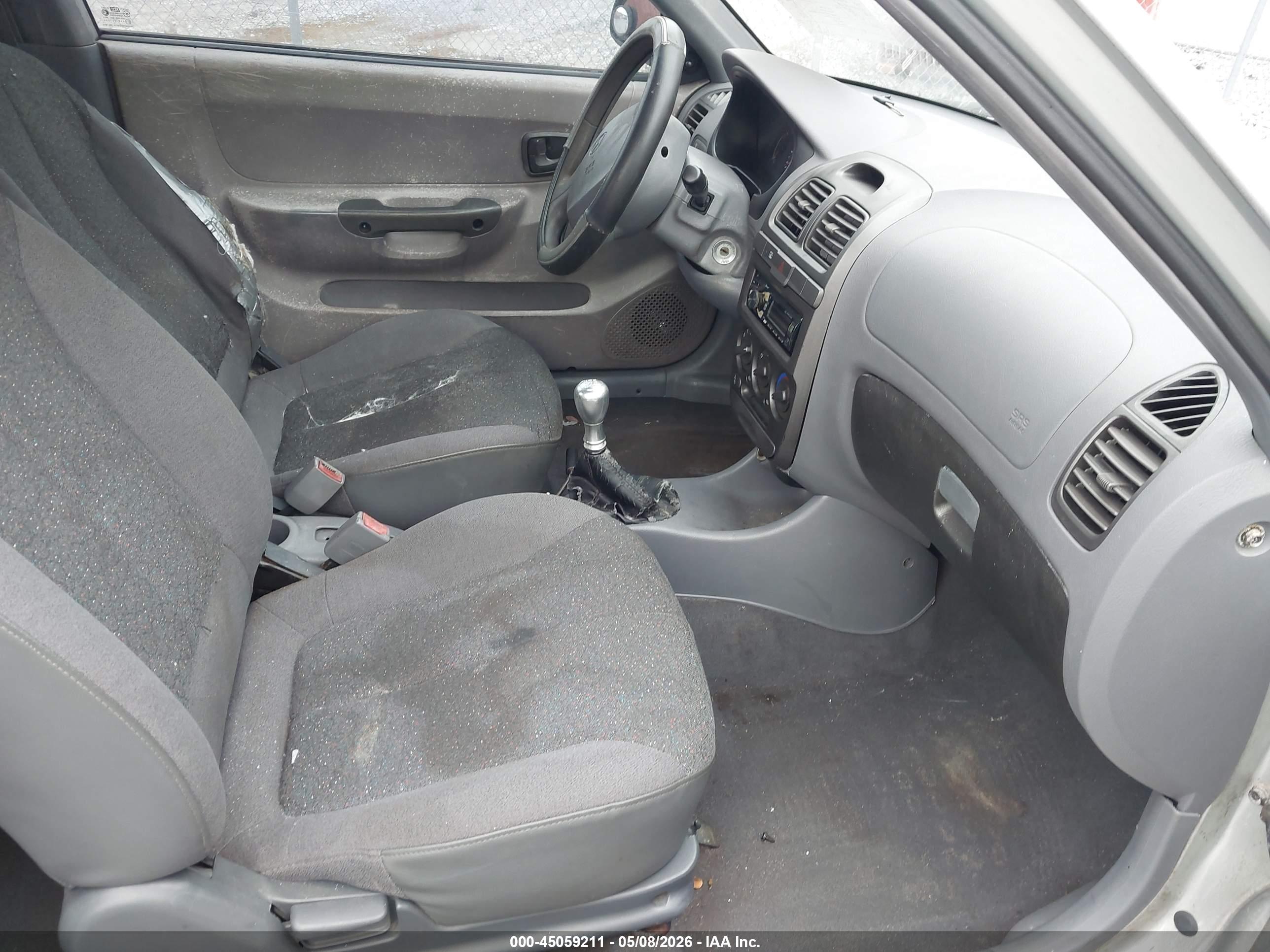 HYUNDAI ACCENT image 5