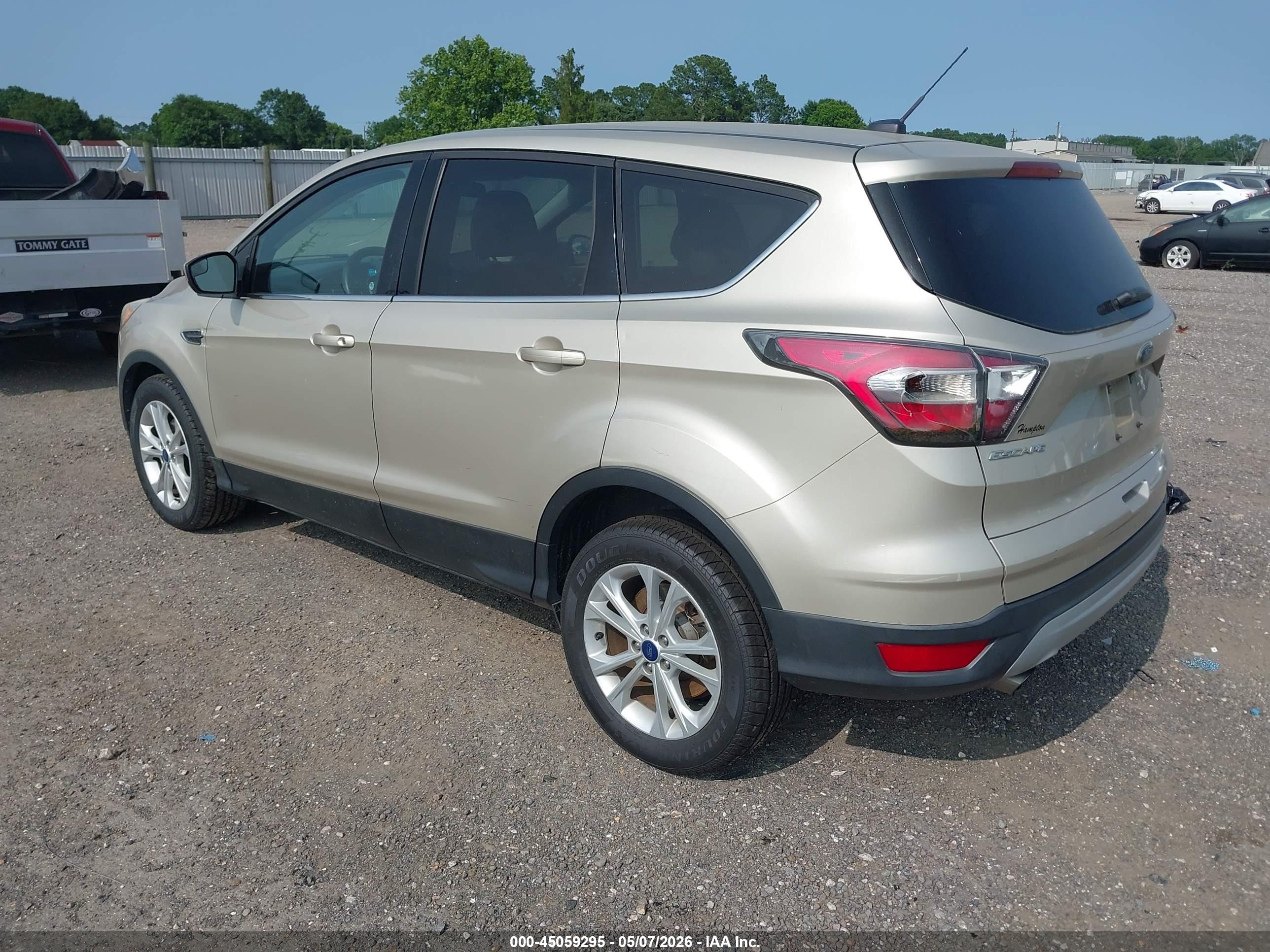 FORD ESCAPE image 3