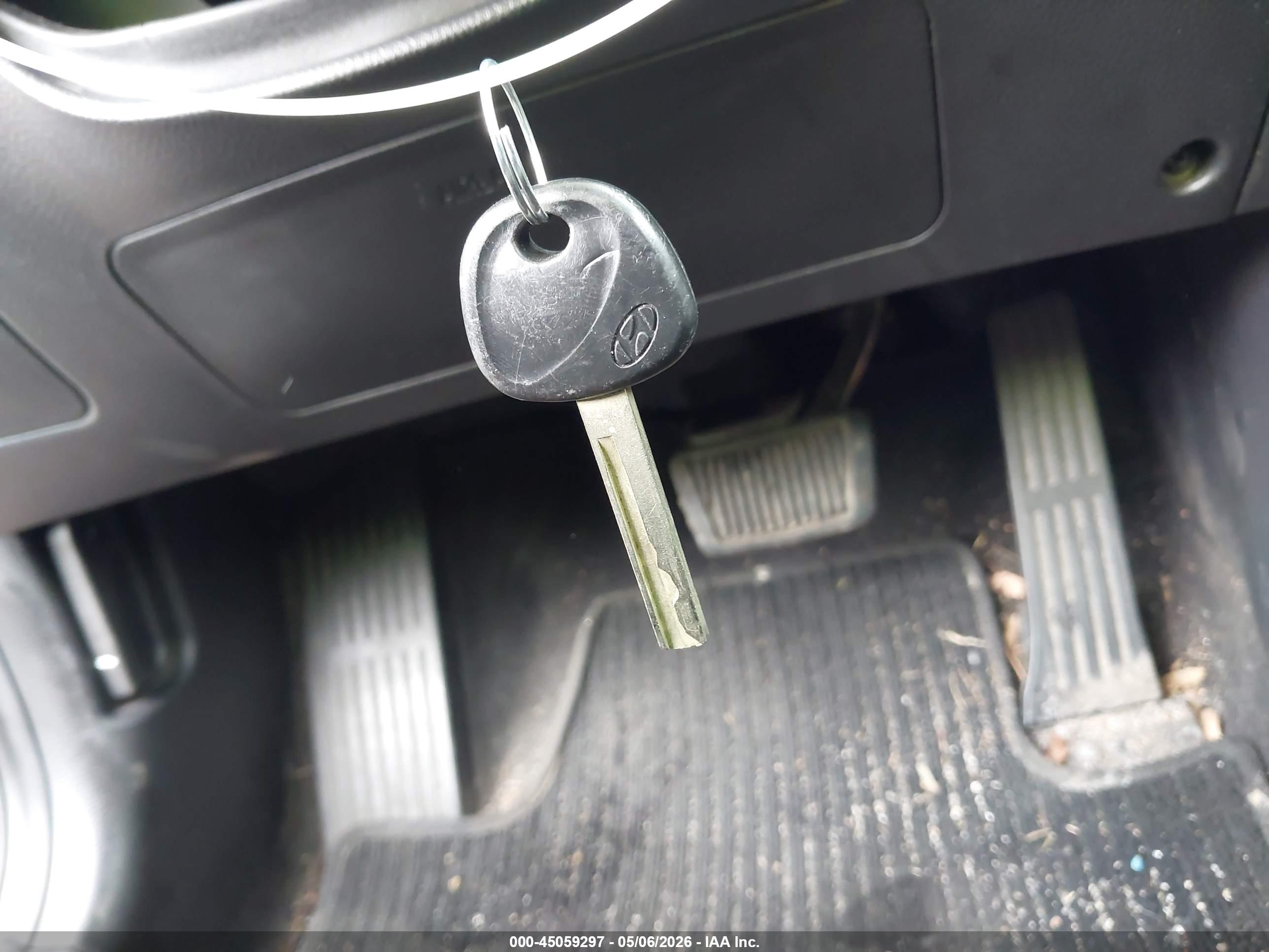 HYUNDAI ELANTRA image 11