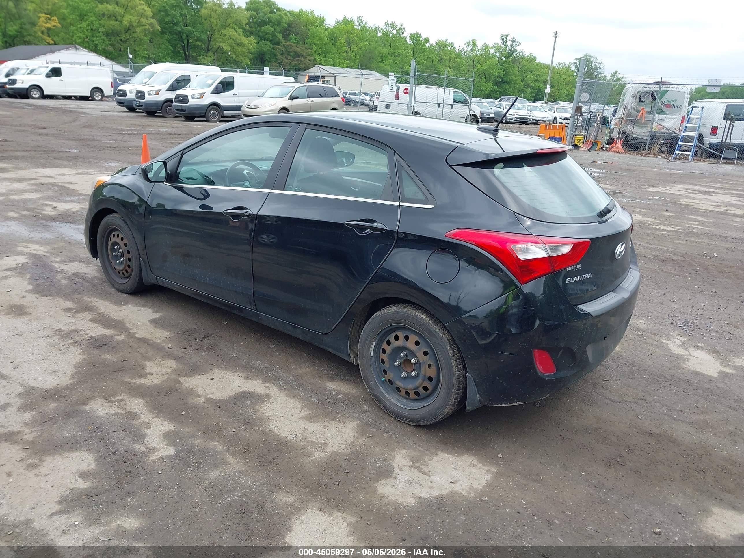 HYUNDAI ELANTRA image 3