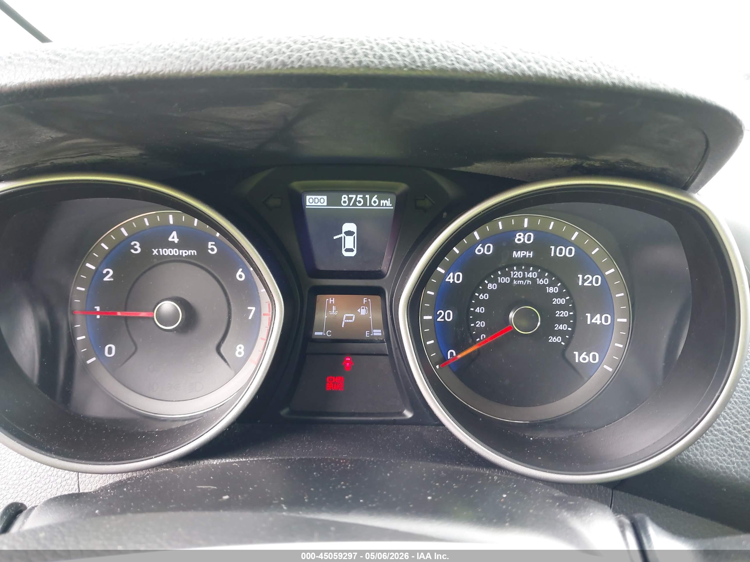 HYUNDAI ELANTRA image 7