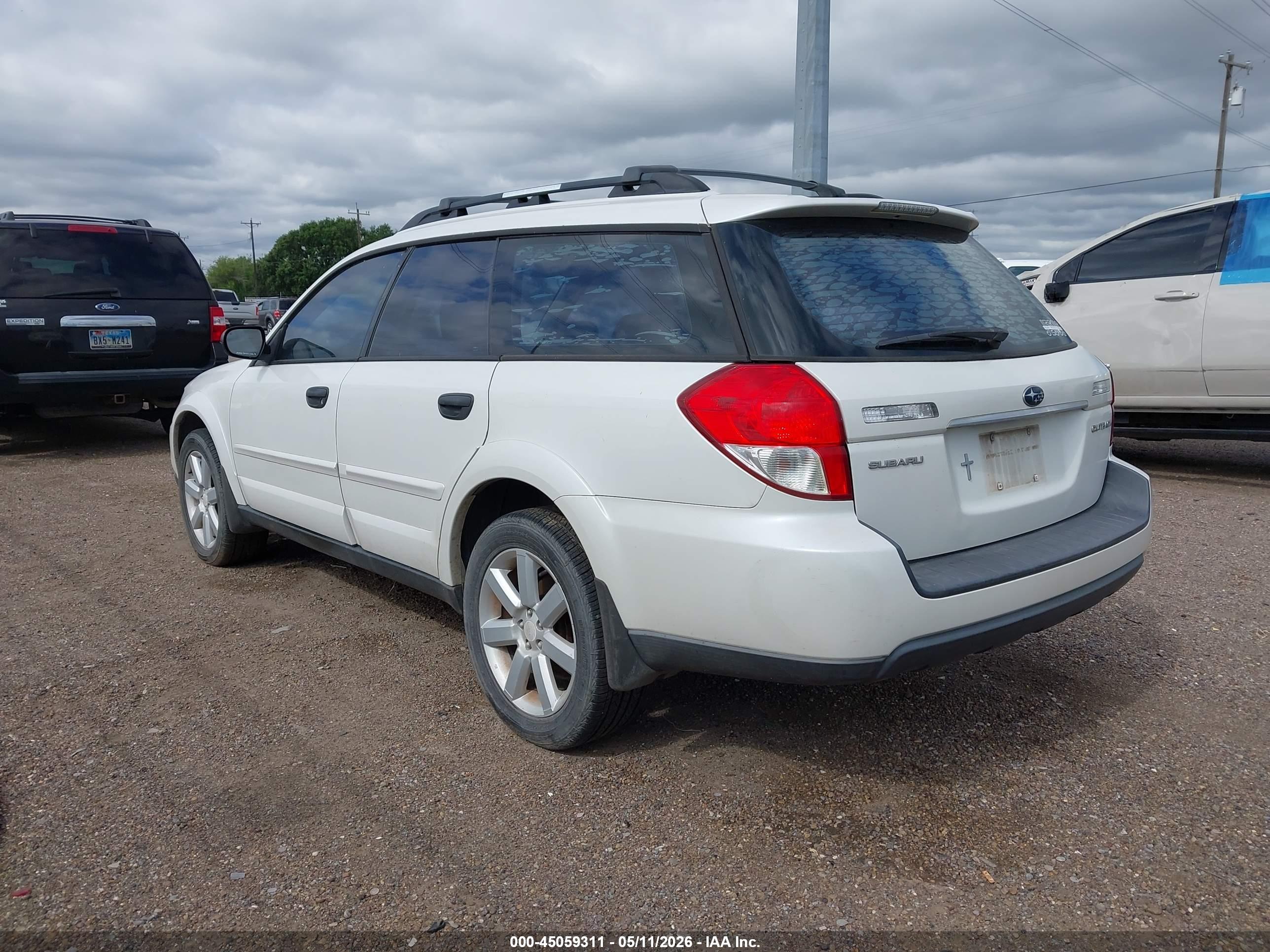 SUBARU OUTBACK image 3