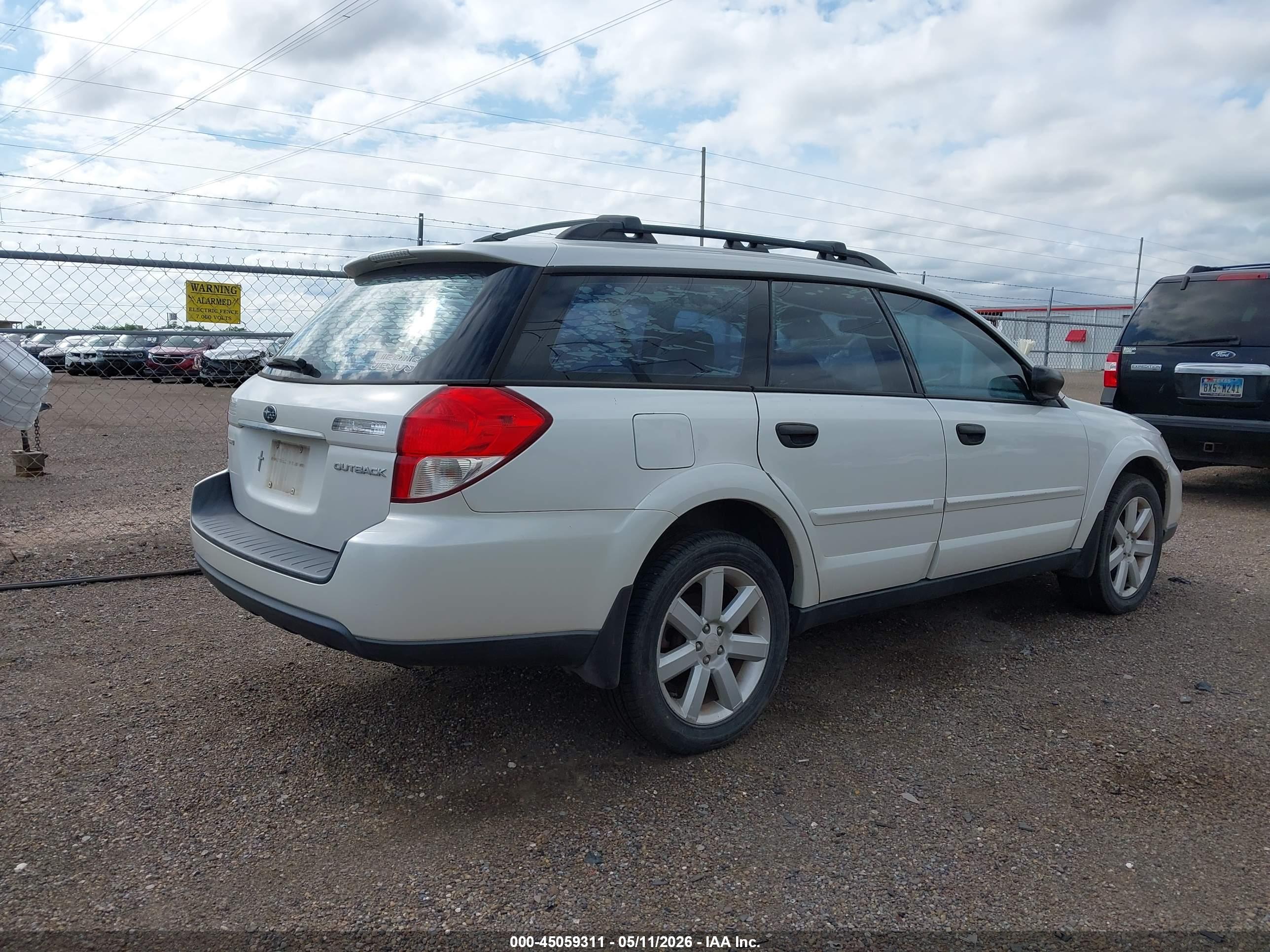 SUBARU OUTBACK image 4
