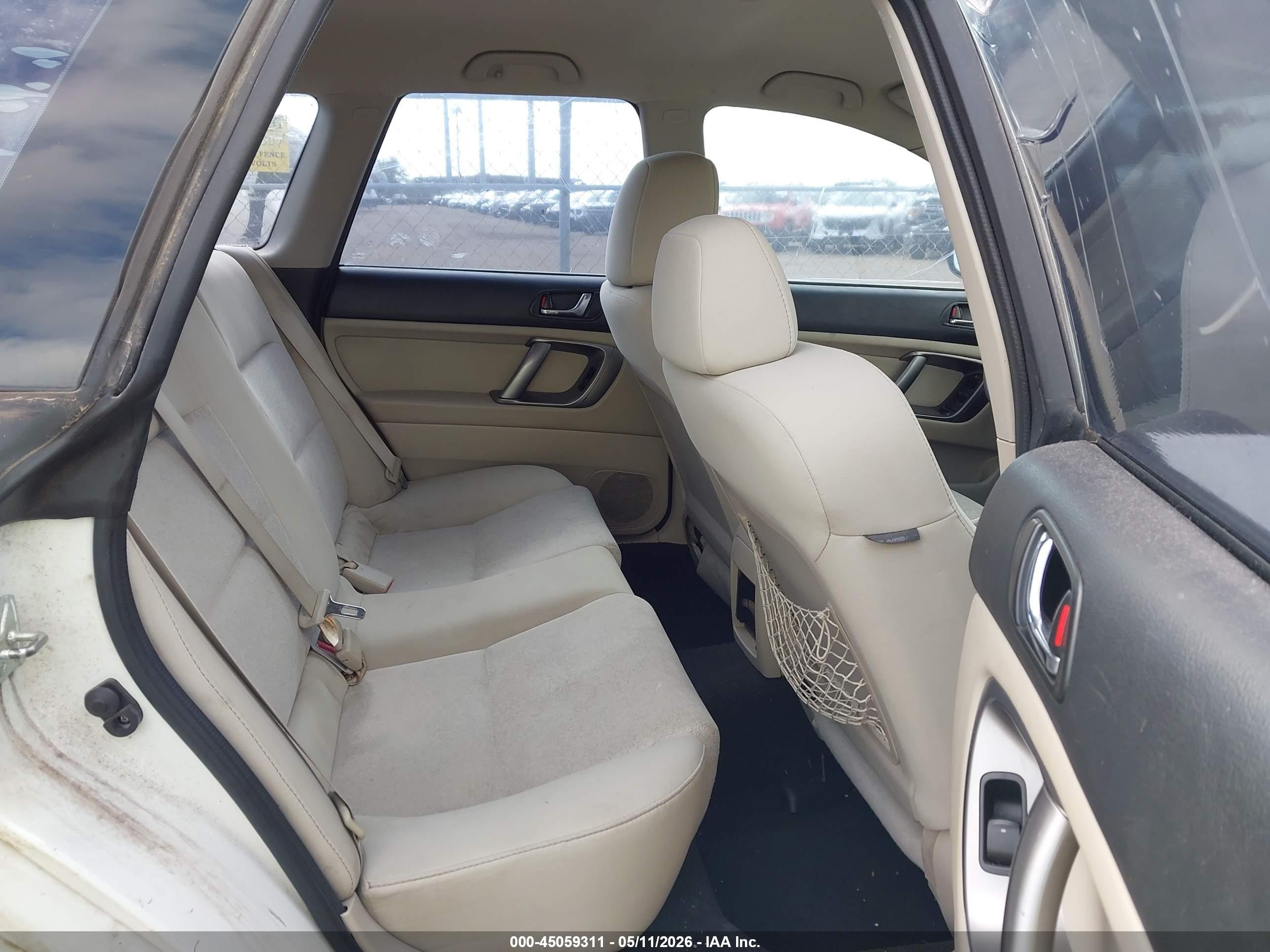 SUBARU OUTBACK image 8