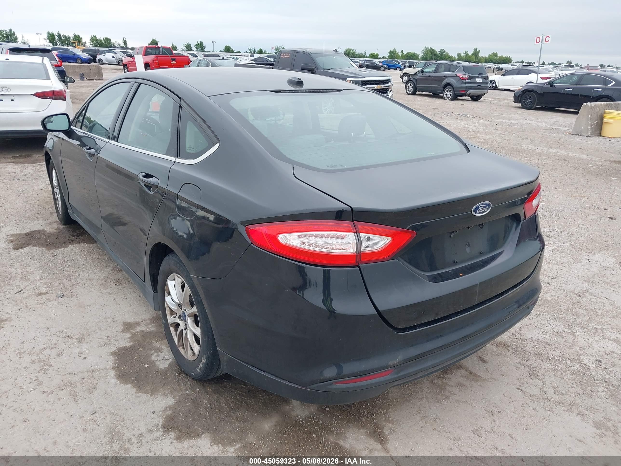 FORD FUSION image 3