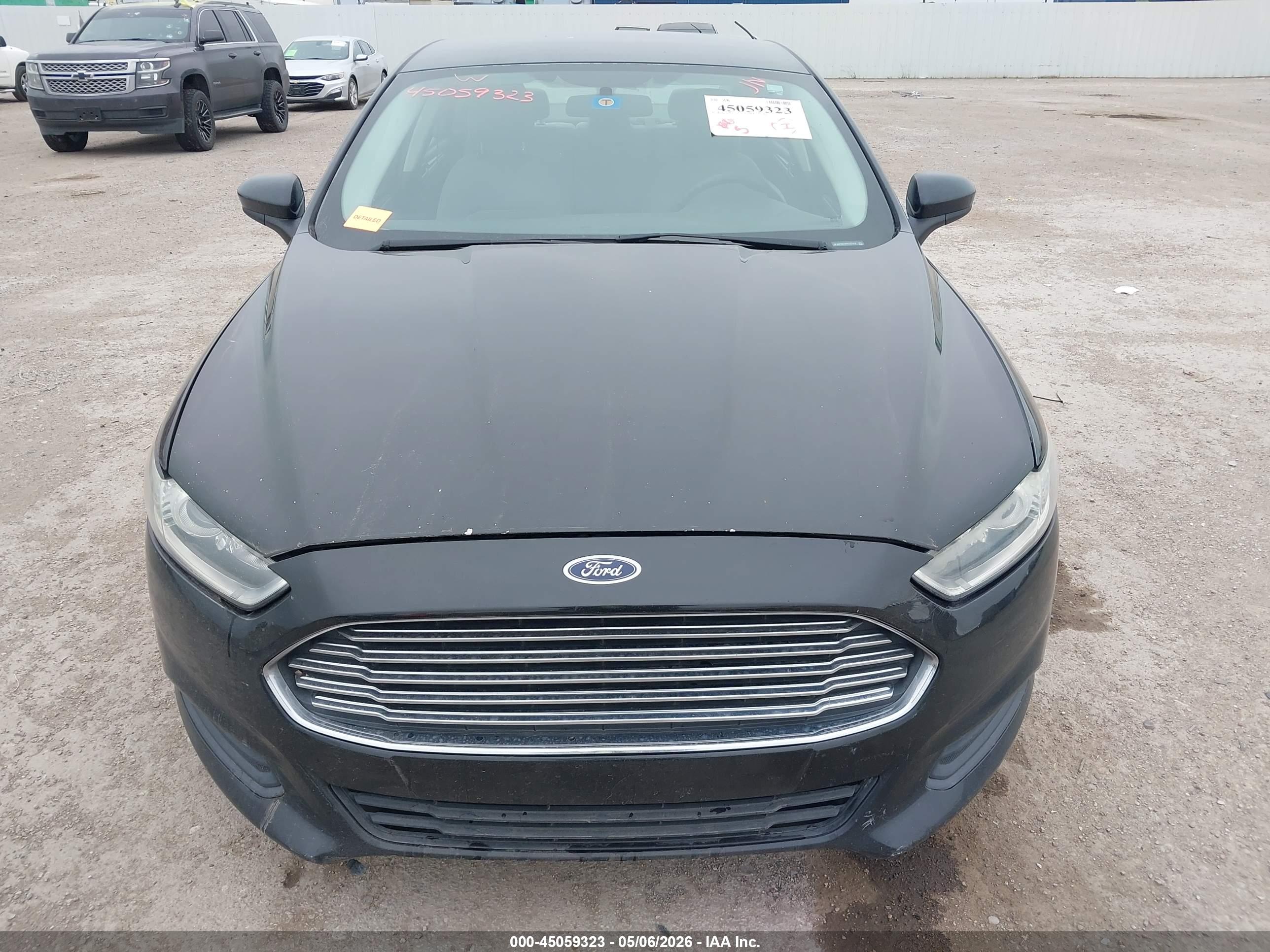 FORD FUSION image 6