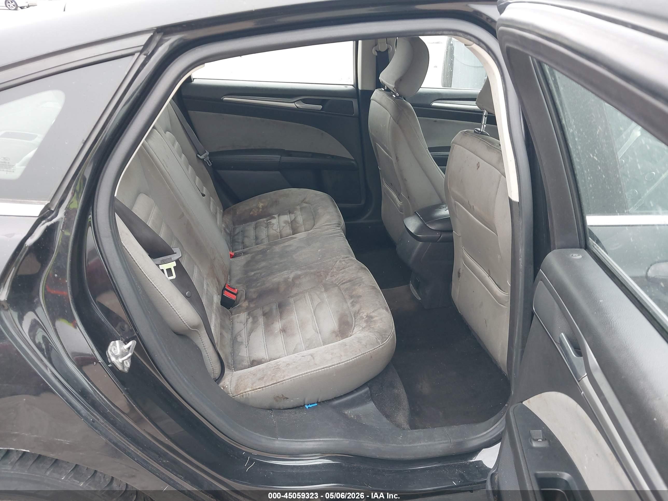 FORD FUSION image 8