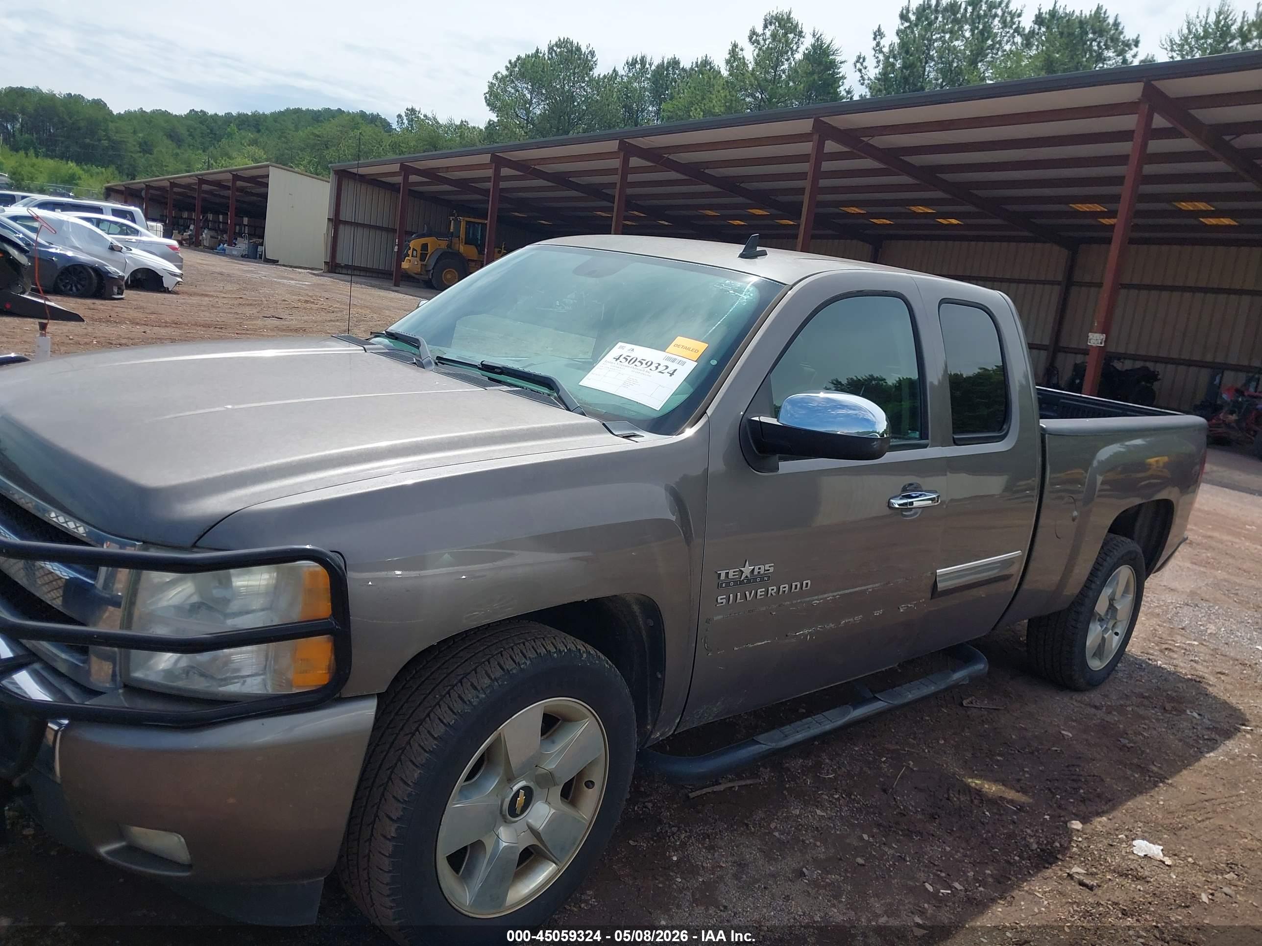 CHEVROLET SILVERADO image 6