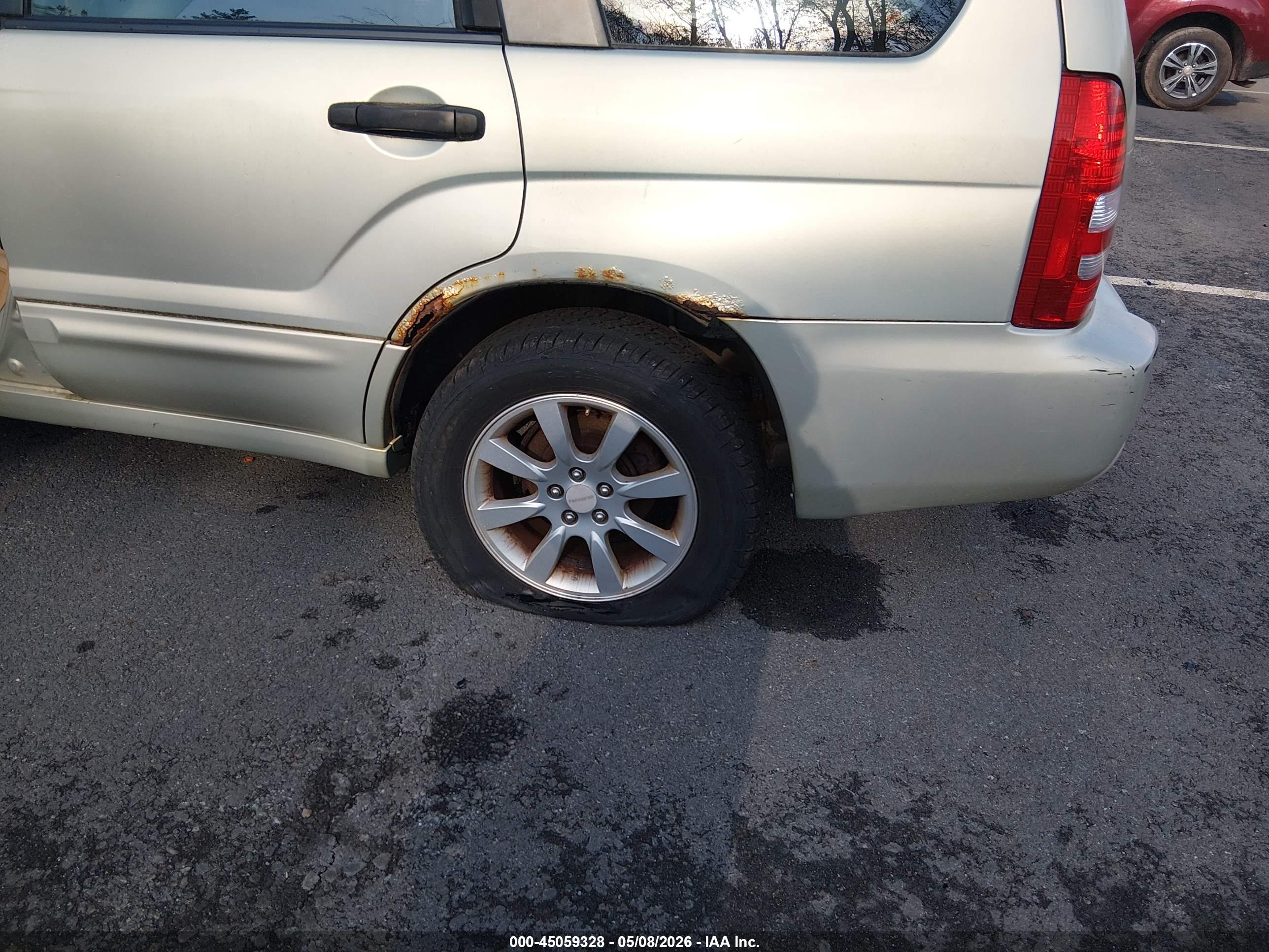 SUBARU FORESTER image 6