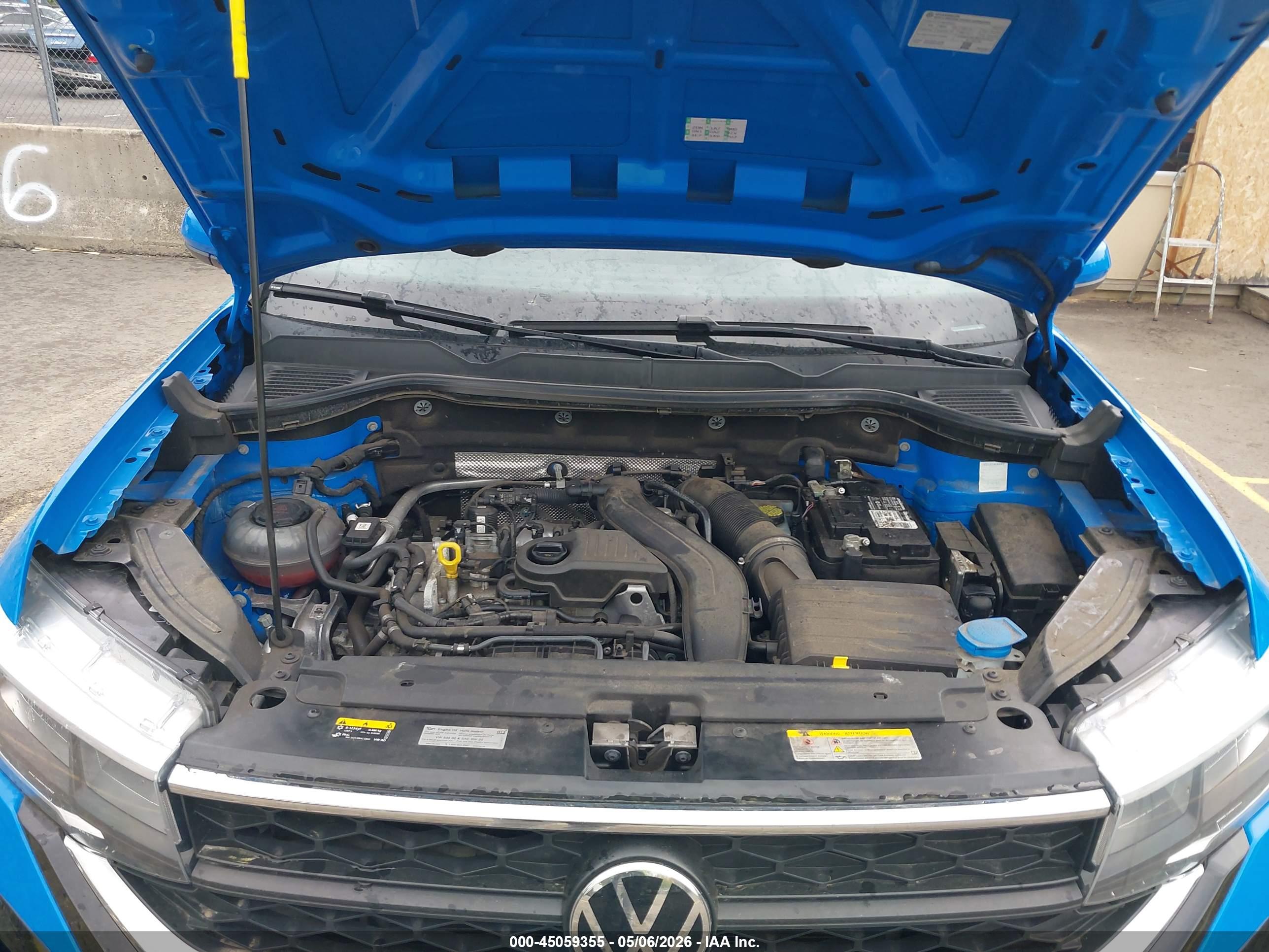 VOLKSWAGEN TAOS image 10