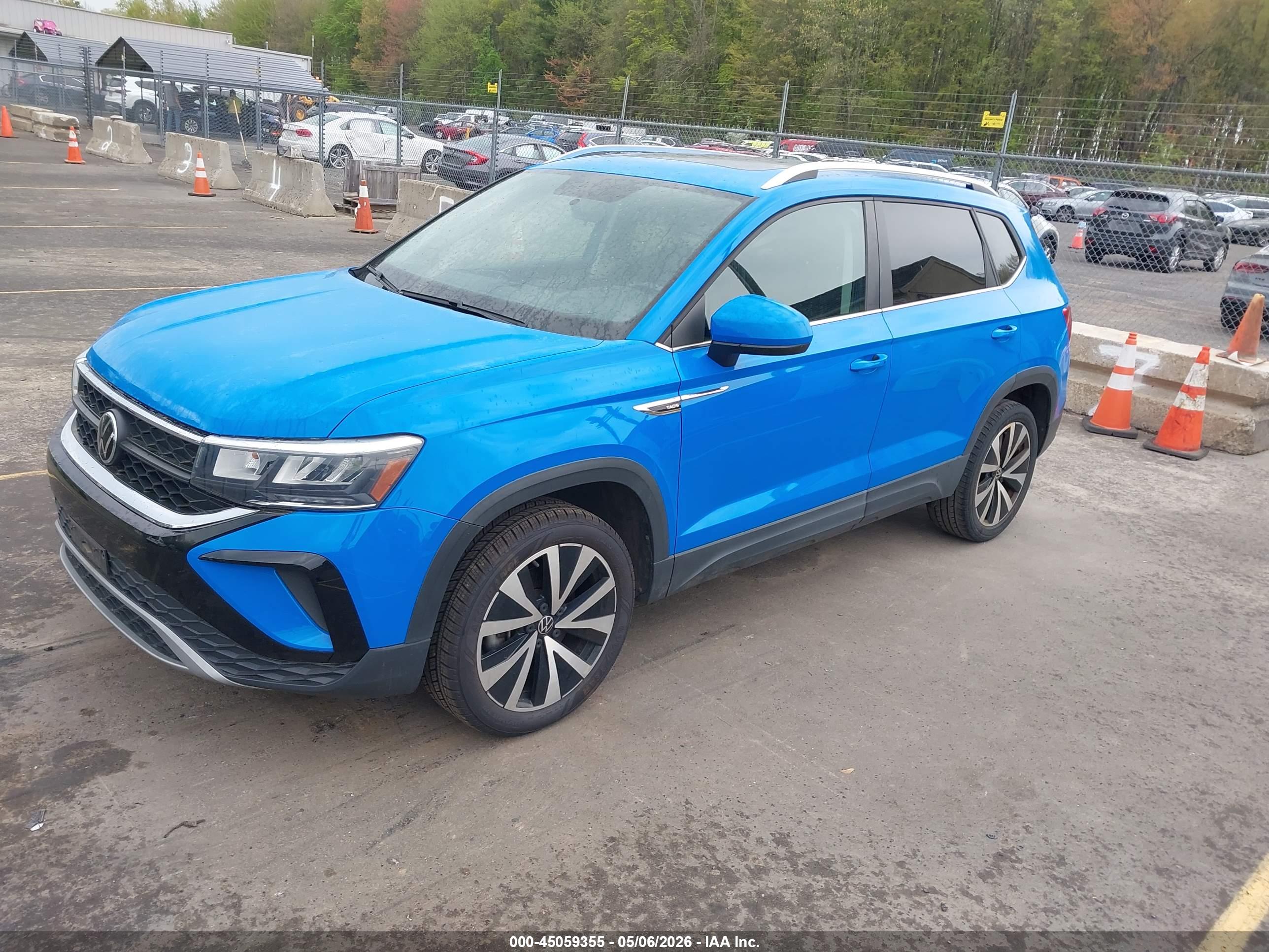 VOLKSWAGEN TAOS image 2