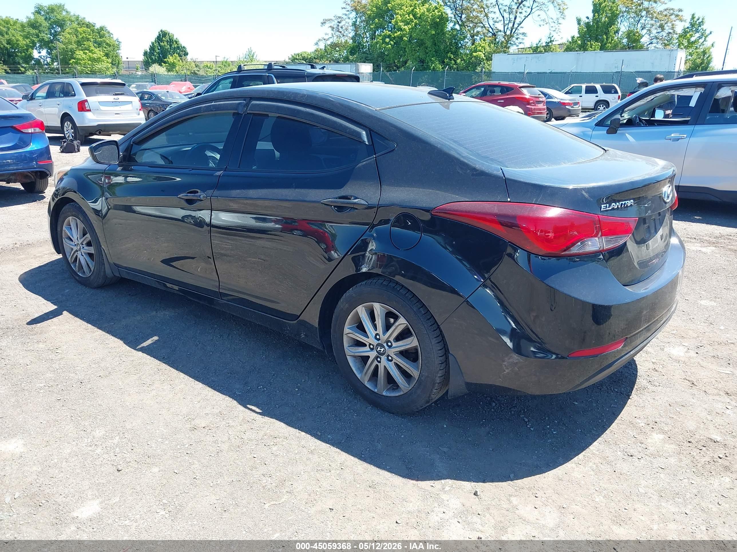 HYUNDAI ELANTRA image 3