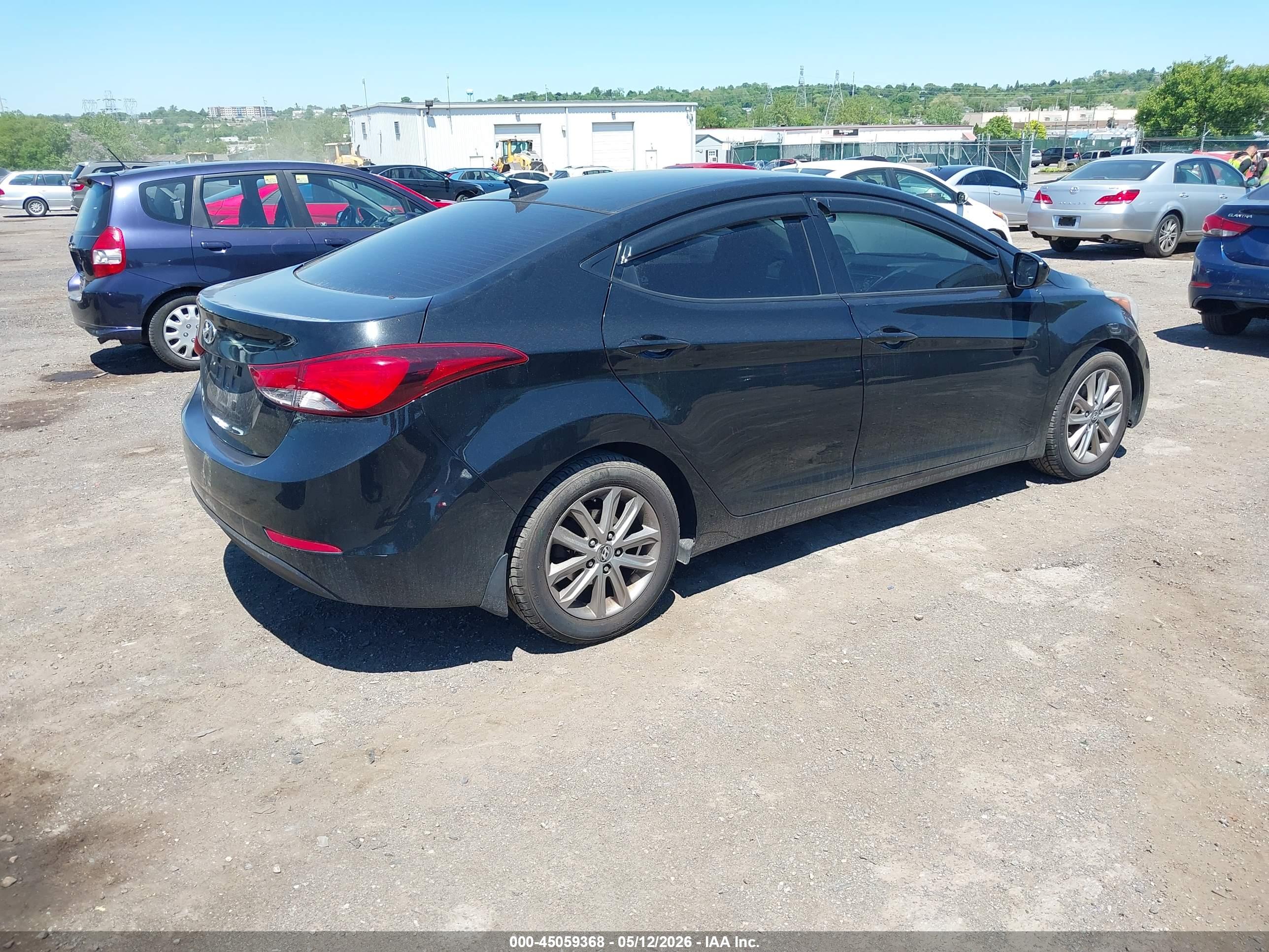 HYUNDAI ELANTRA image 4