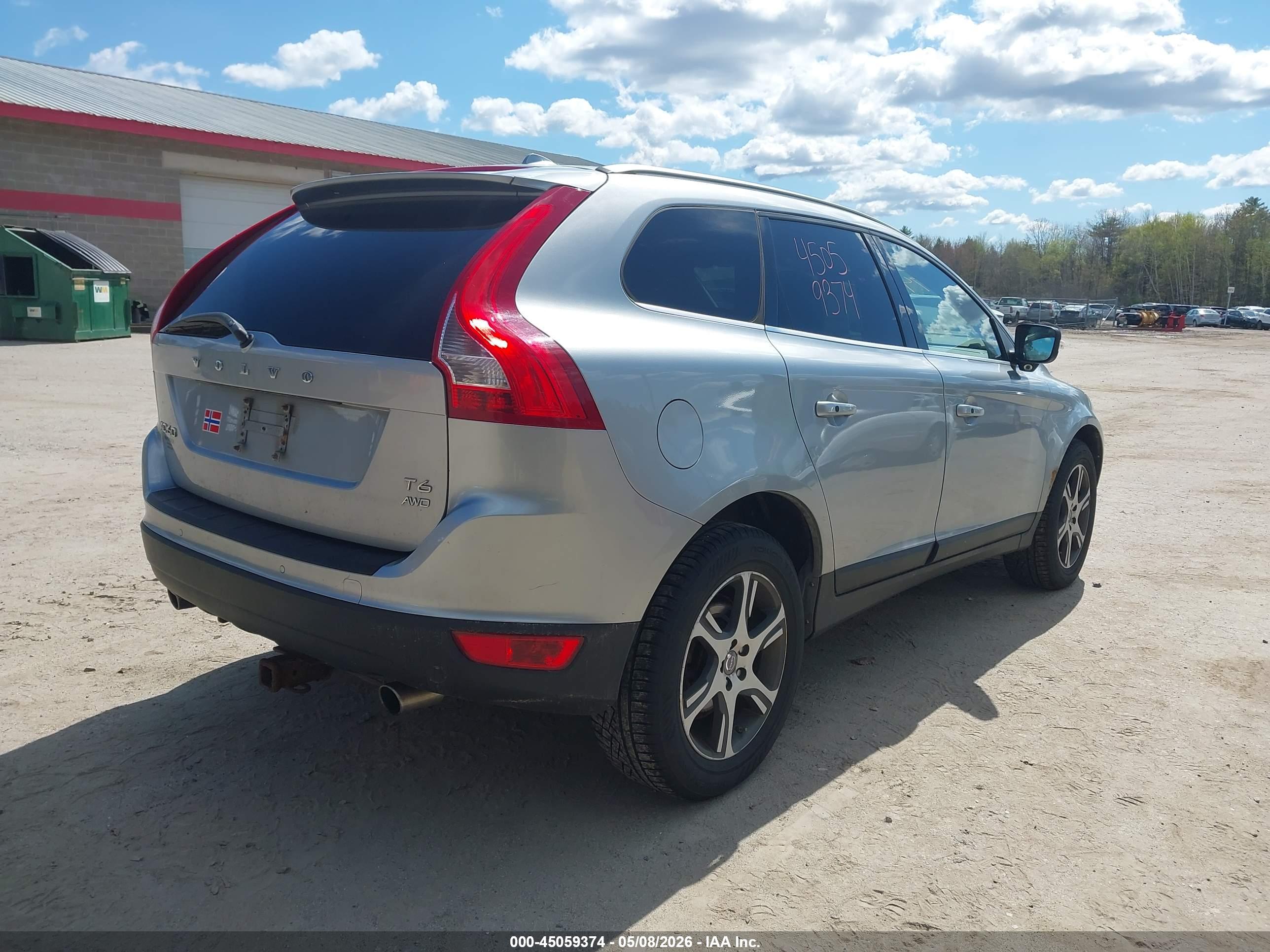 VOLVO XC60 image 4
