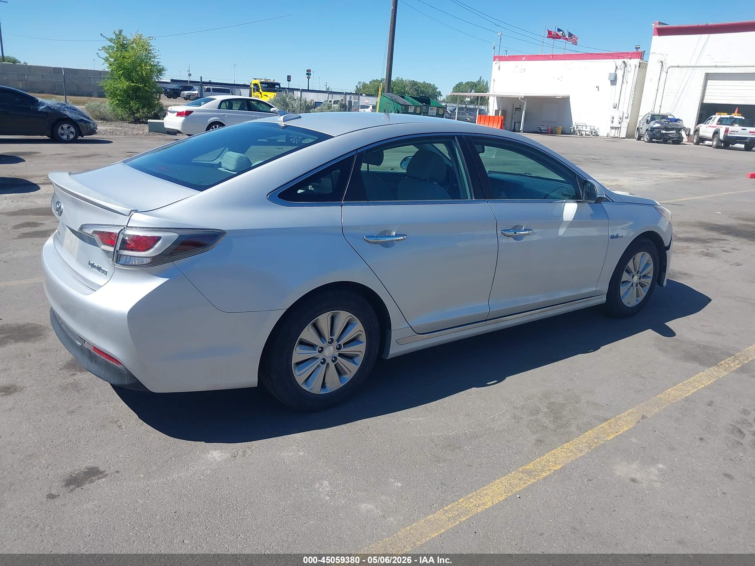 HYUNDAI SONATA image 4