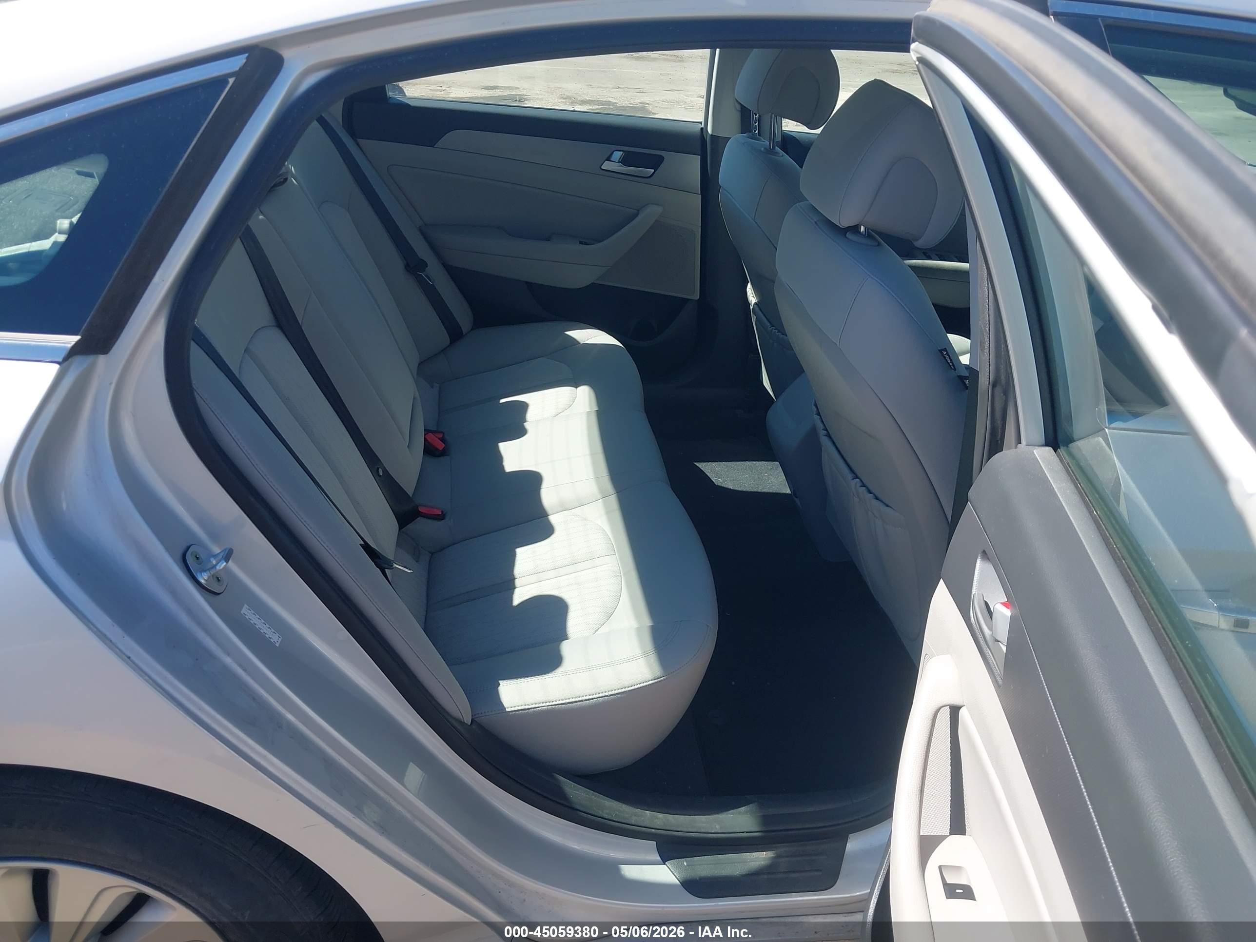 HYUNDAI SONATA image 8