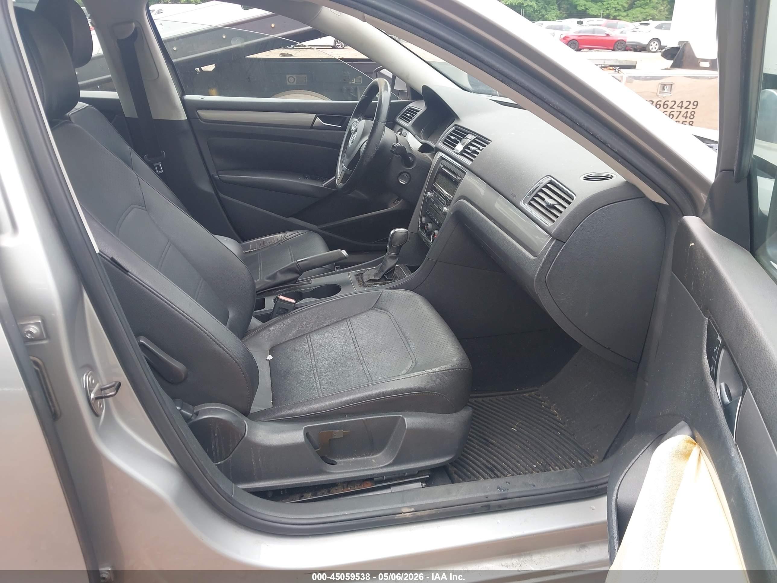 VOLKSWAGEN PASSAT image 5