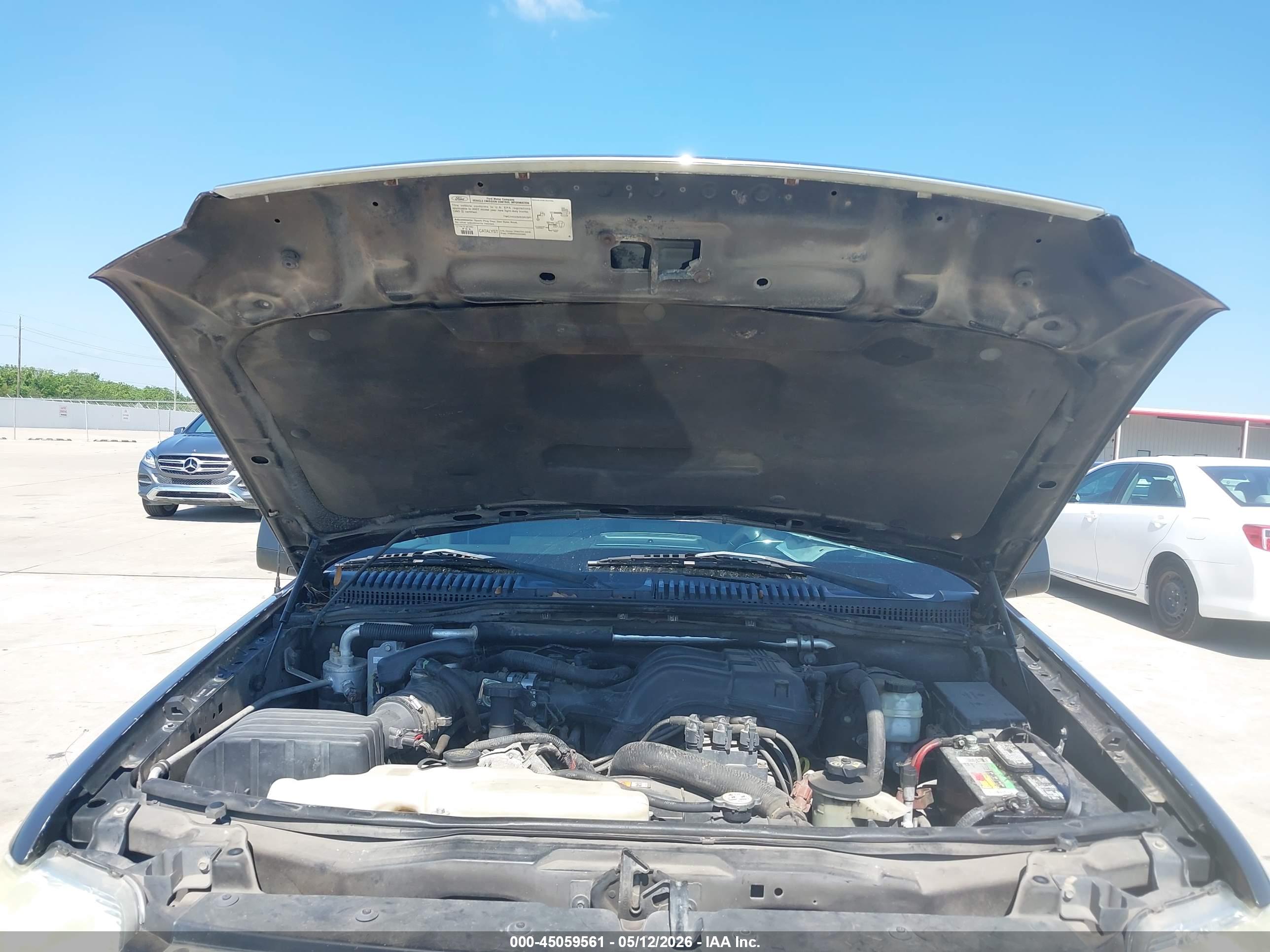 FORD EXPLORER image 10