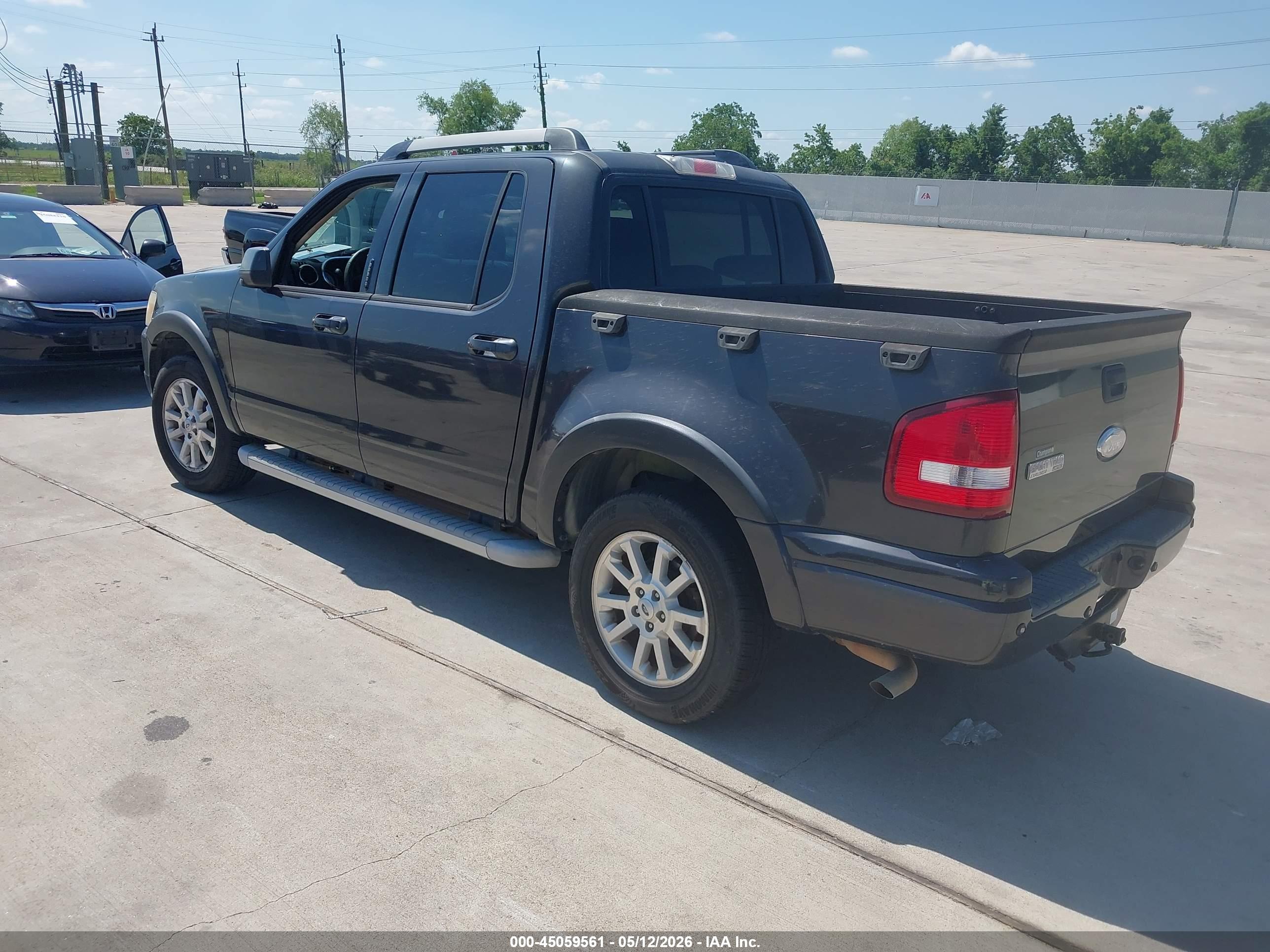 FORD EXPLORER image 3