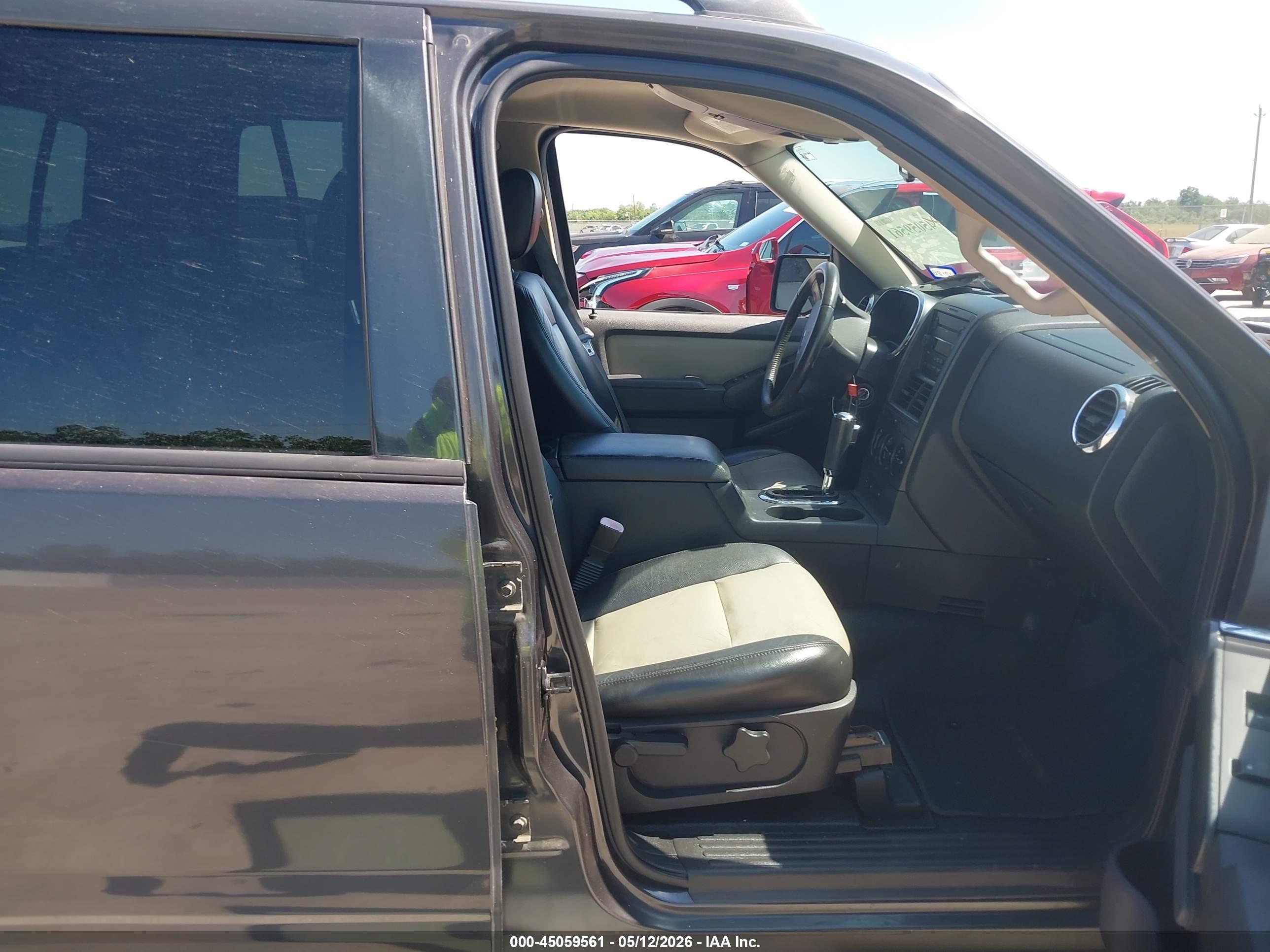 FORD EXPLORER image 5