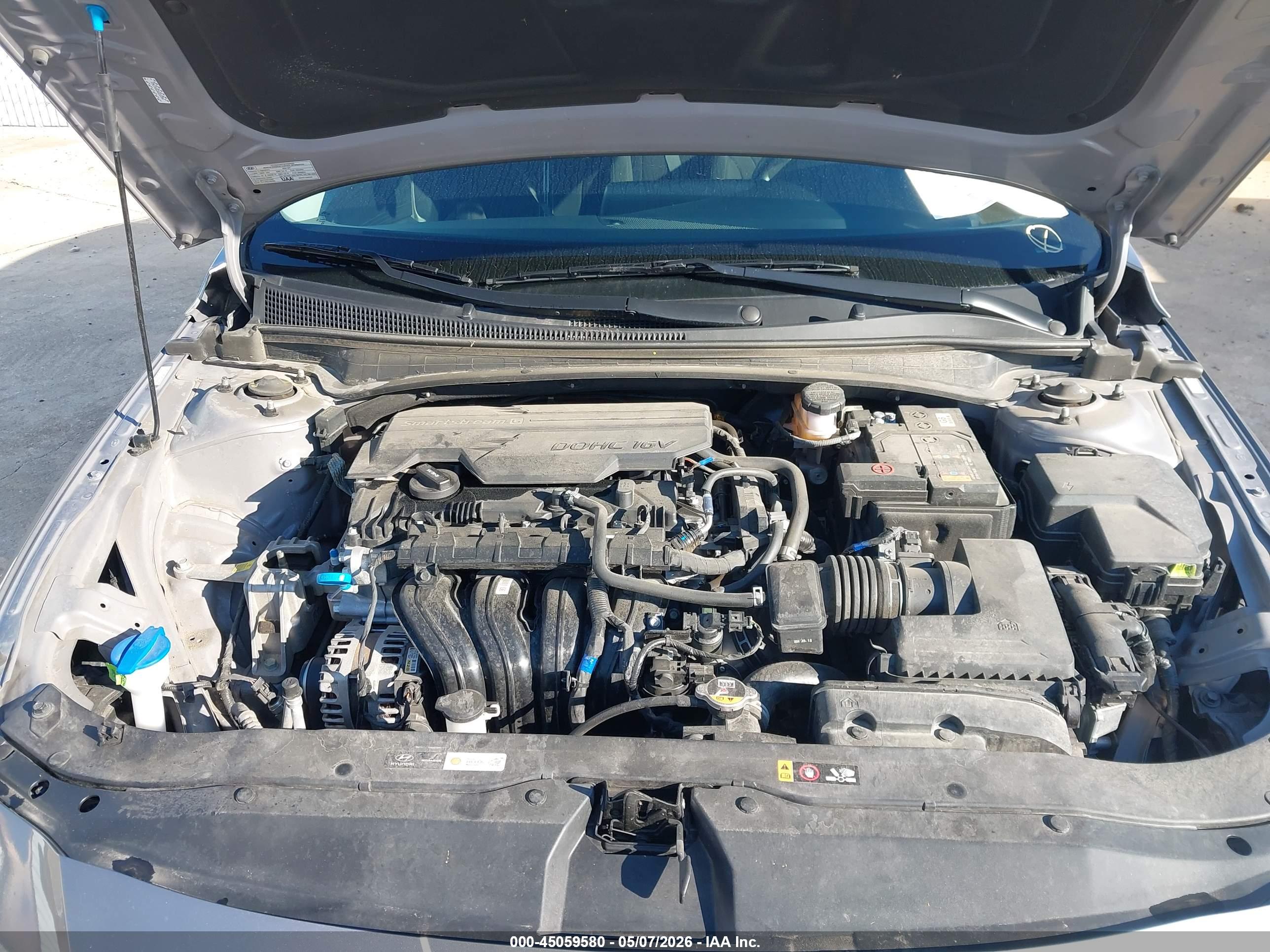 HYUNDAI ELANTRA image 10