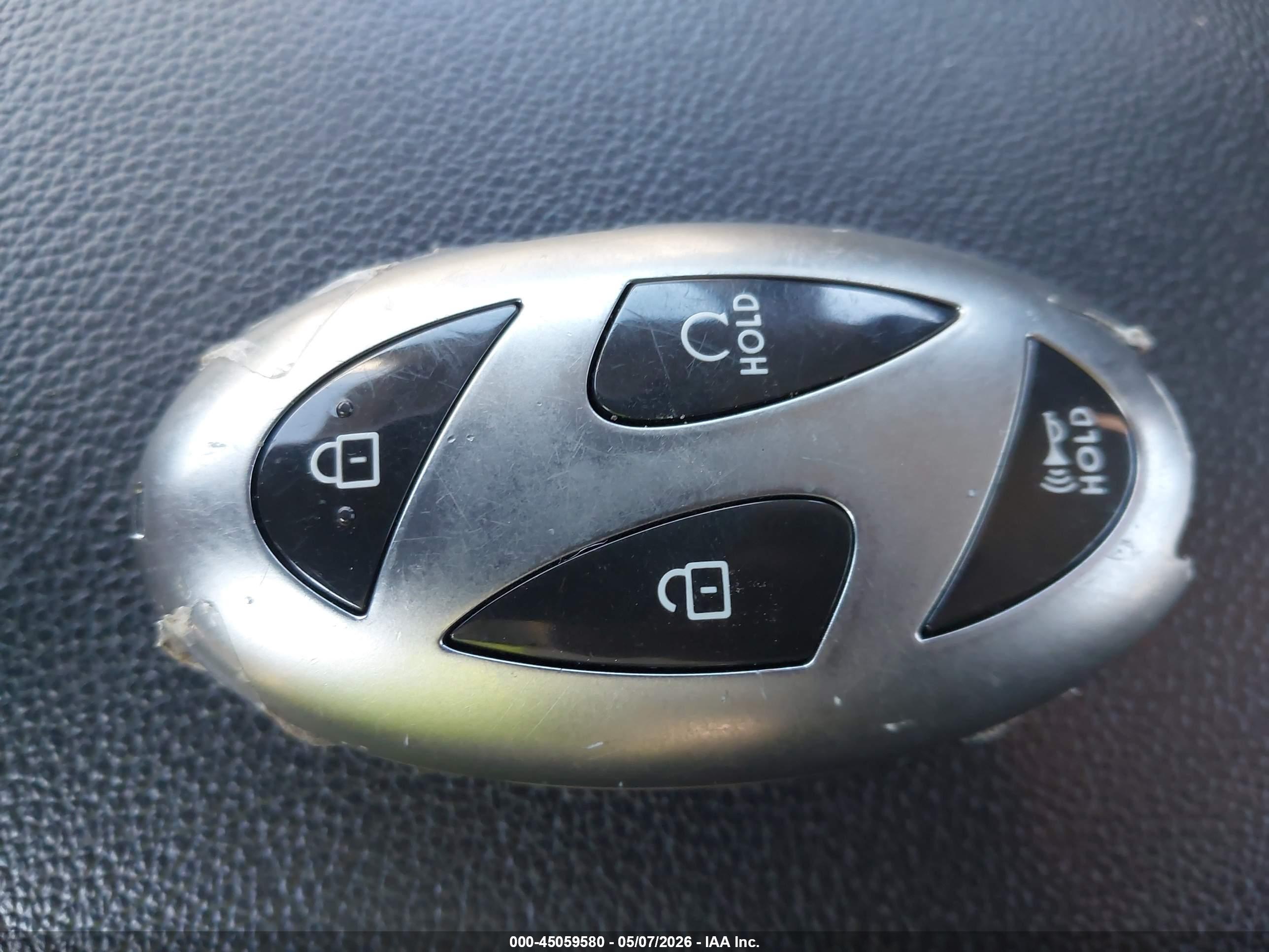 HYUNDAI ELANTRA image 11