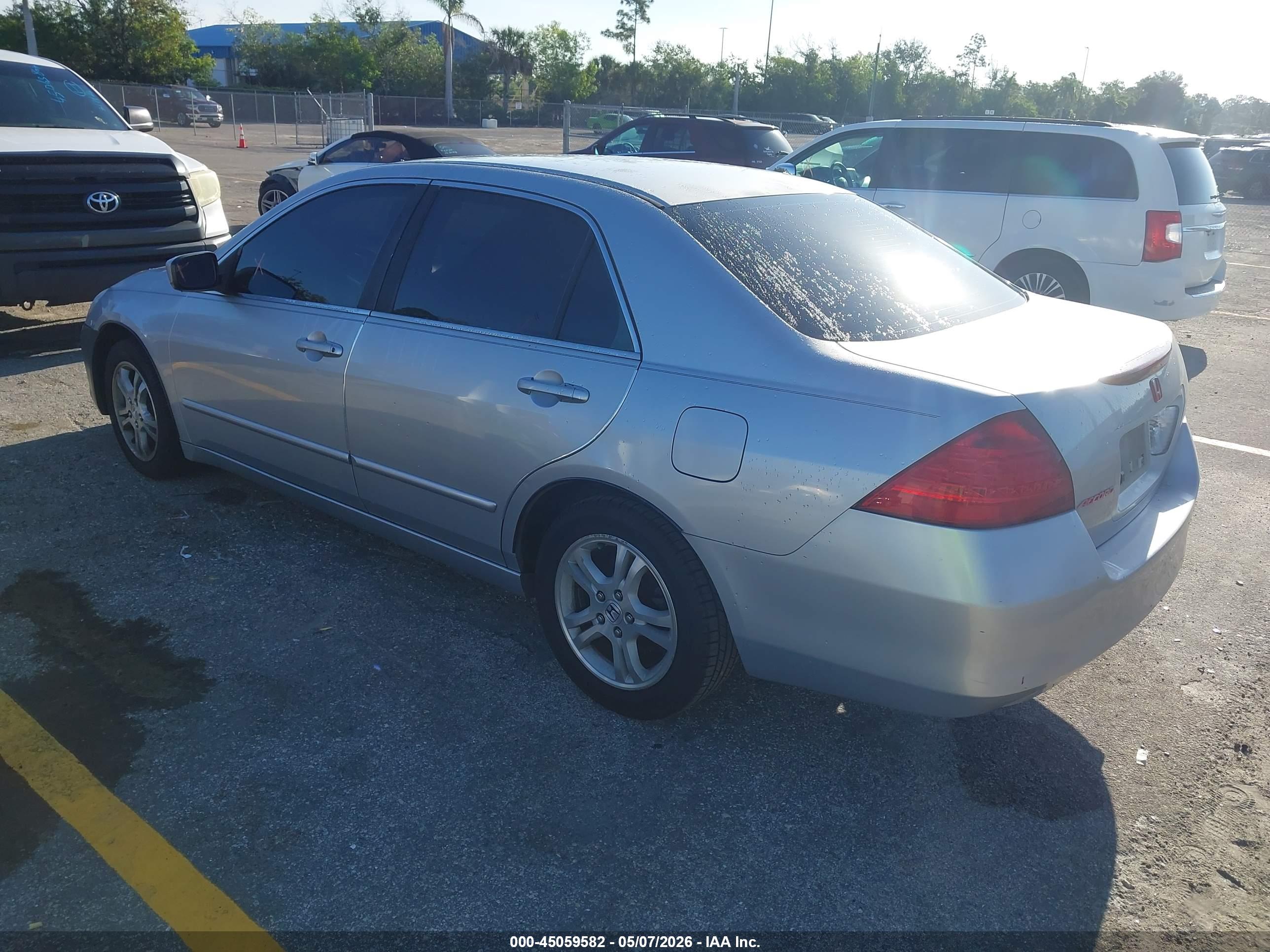 HONDA ACCORD image 3