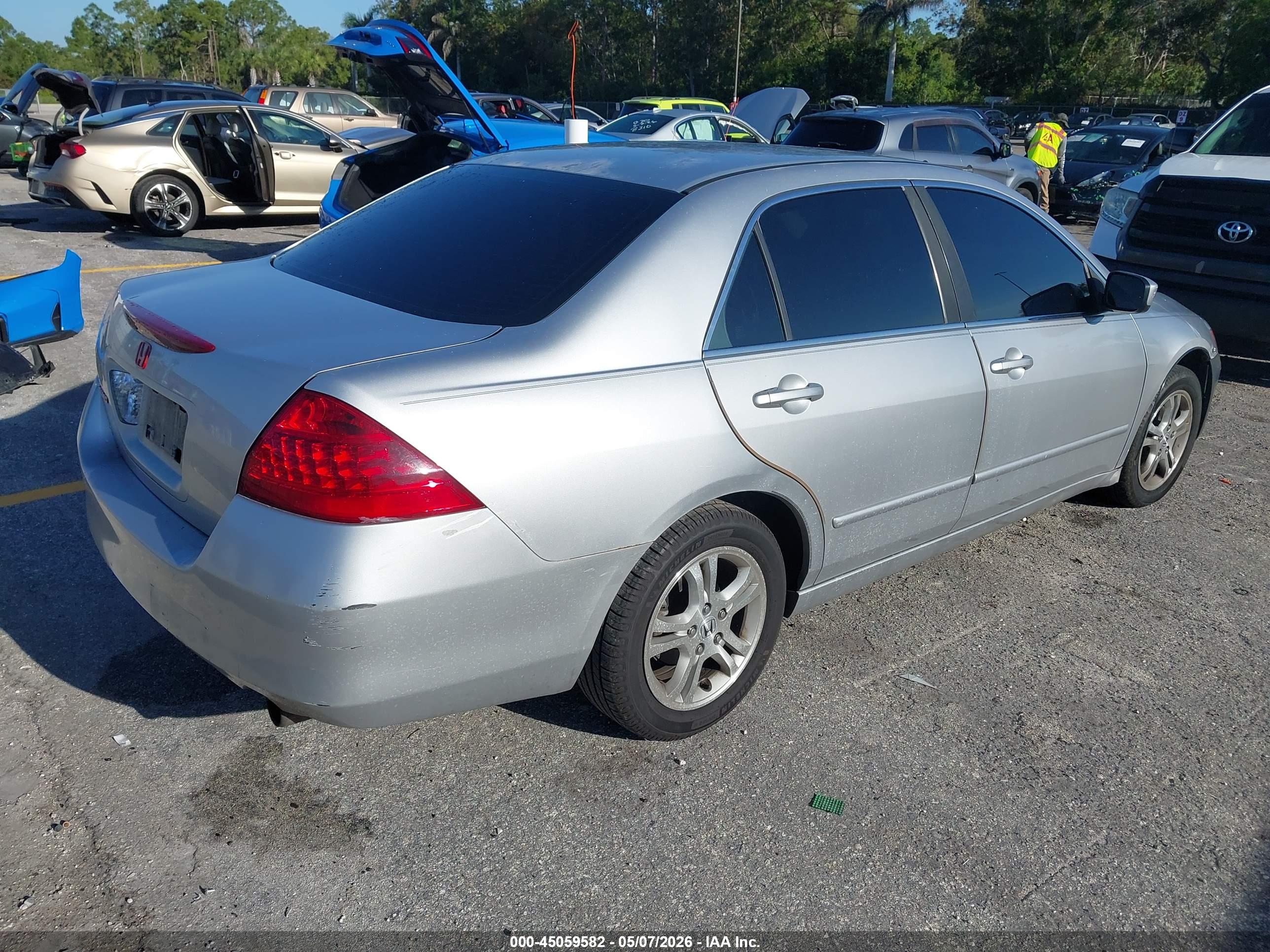 HONDA ACCORD image 4