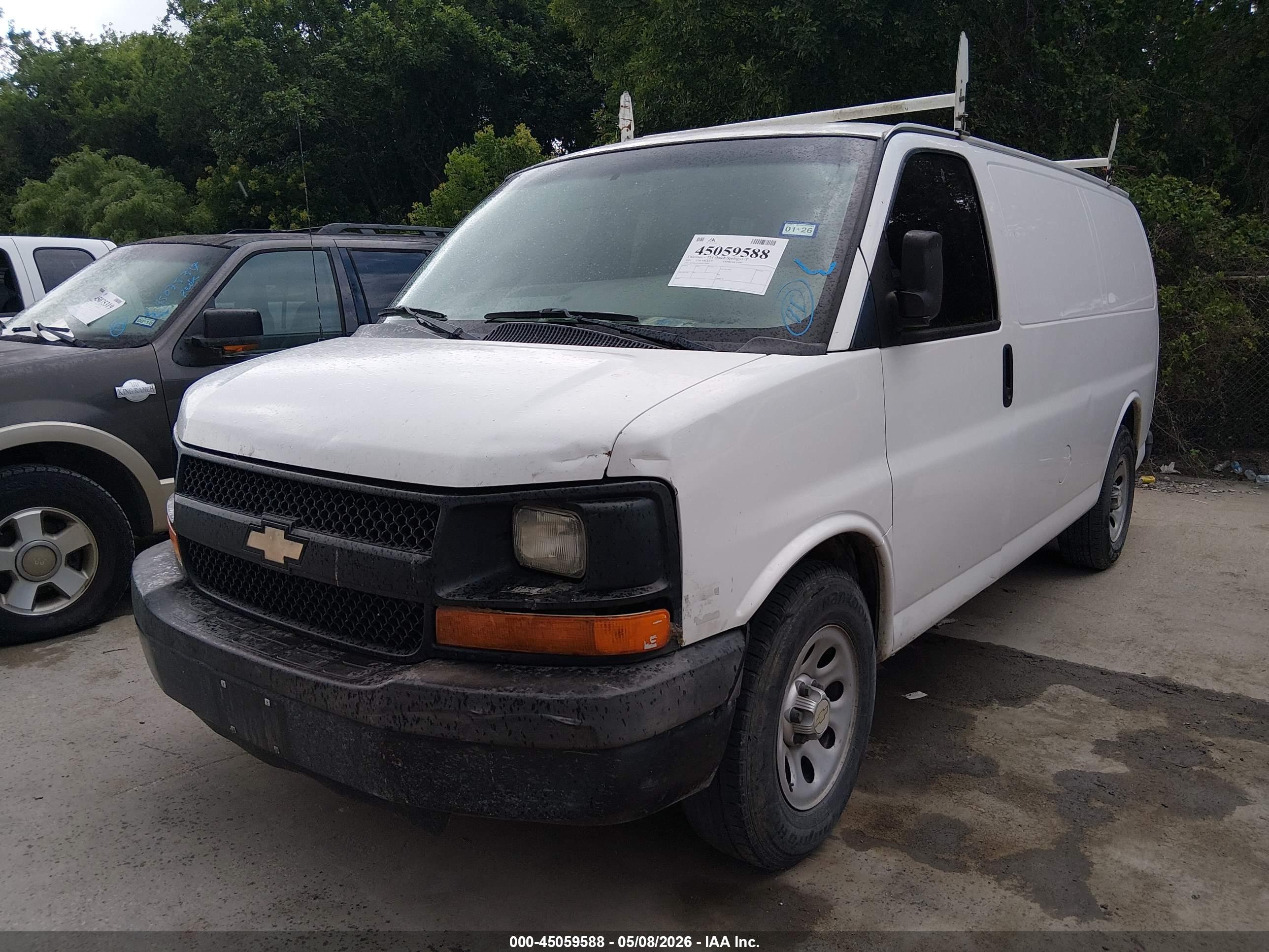 CHEVROLET EXPRESS image 2