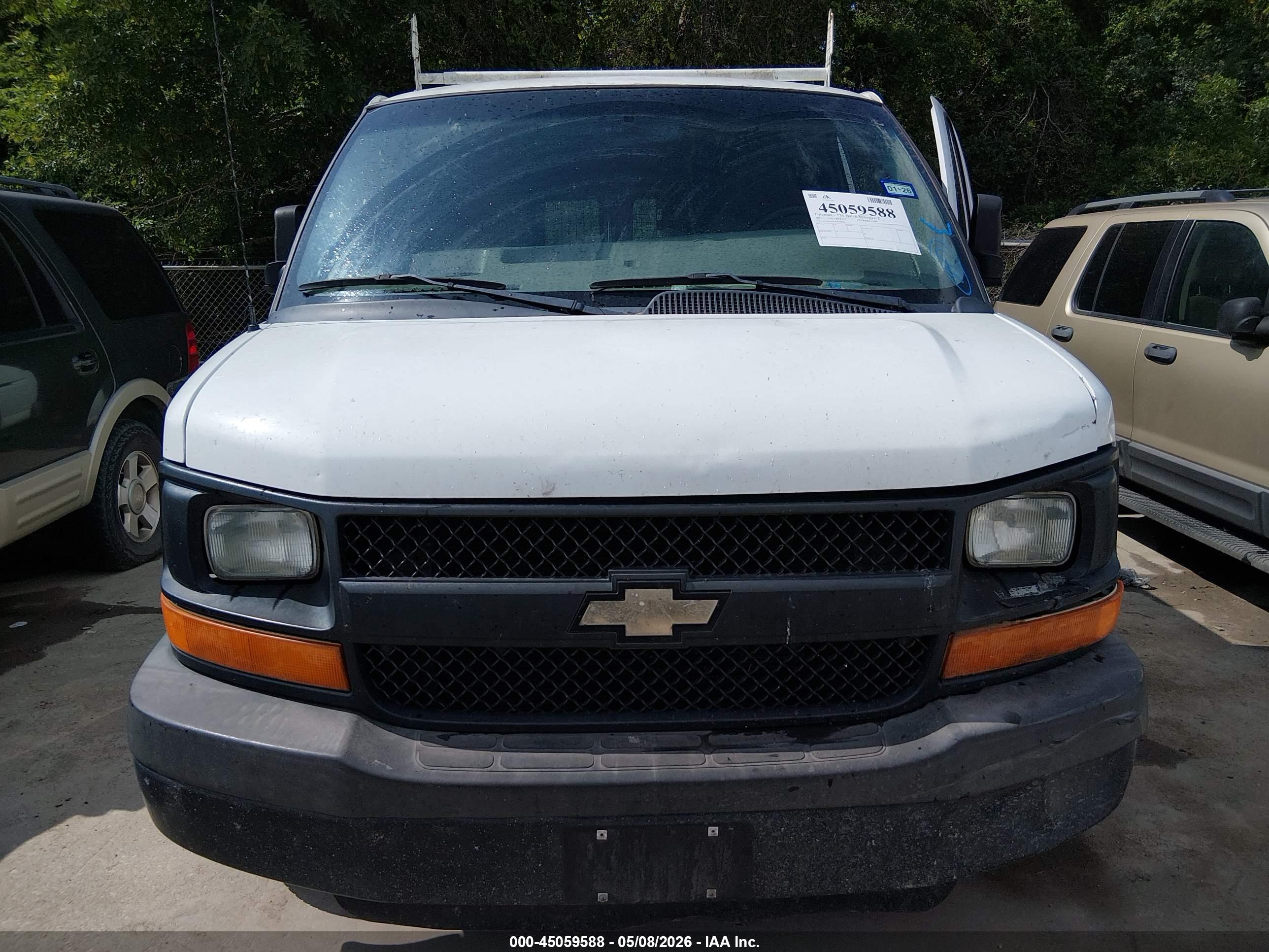 CHEVROLET EXPRESS image 6