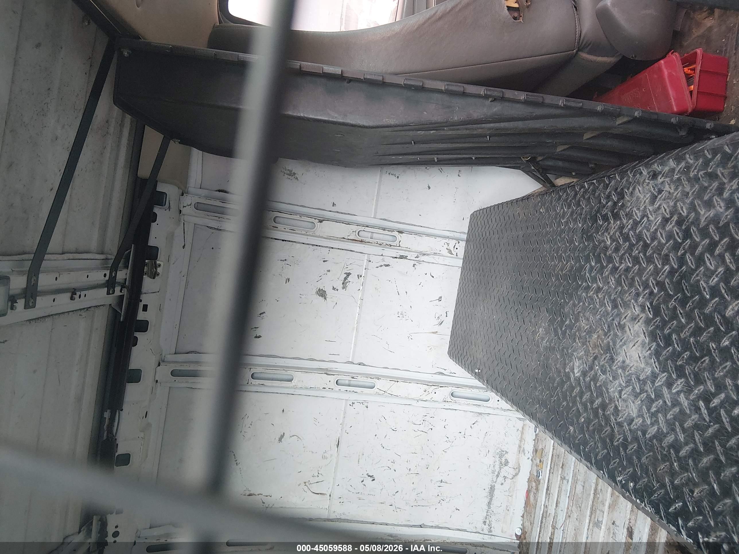 CHEVROLET EXPRESS image 8