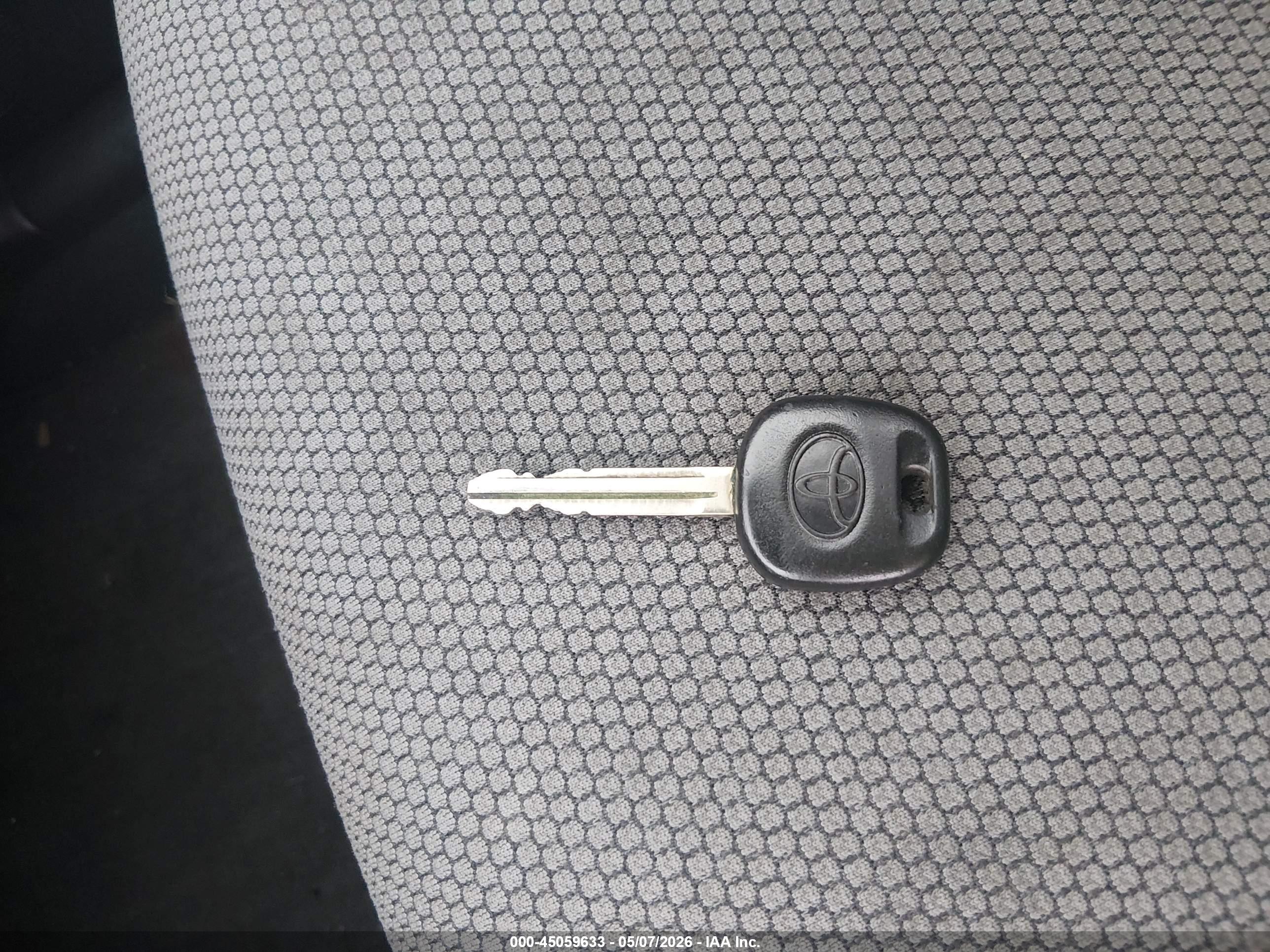 TOYOTA MATRIX image 11
