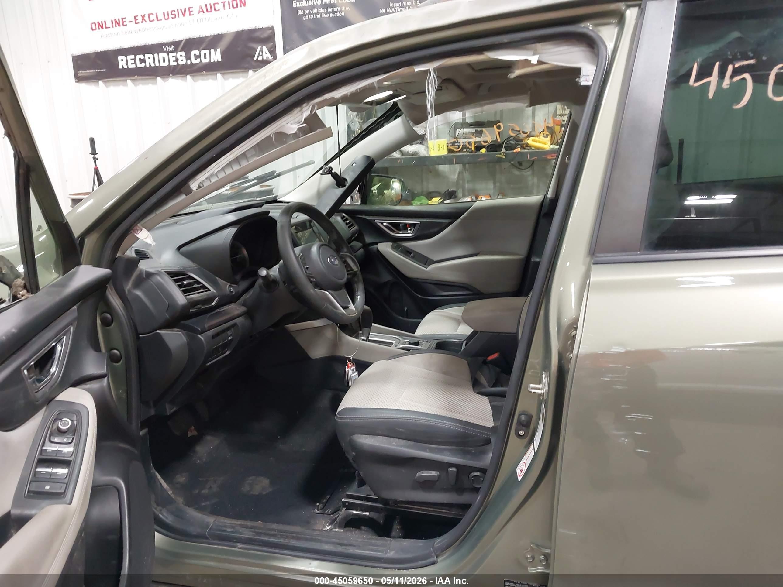 SUBARU FORESTER image 5