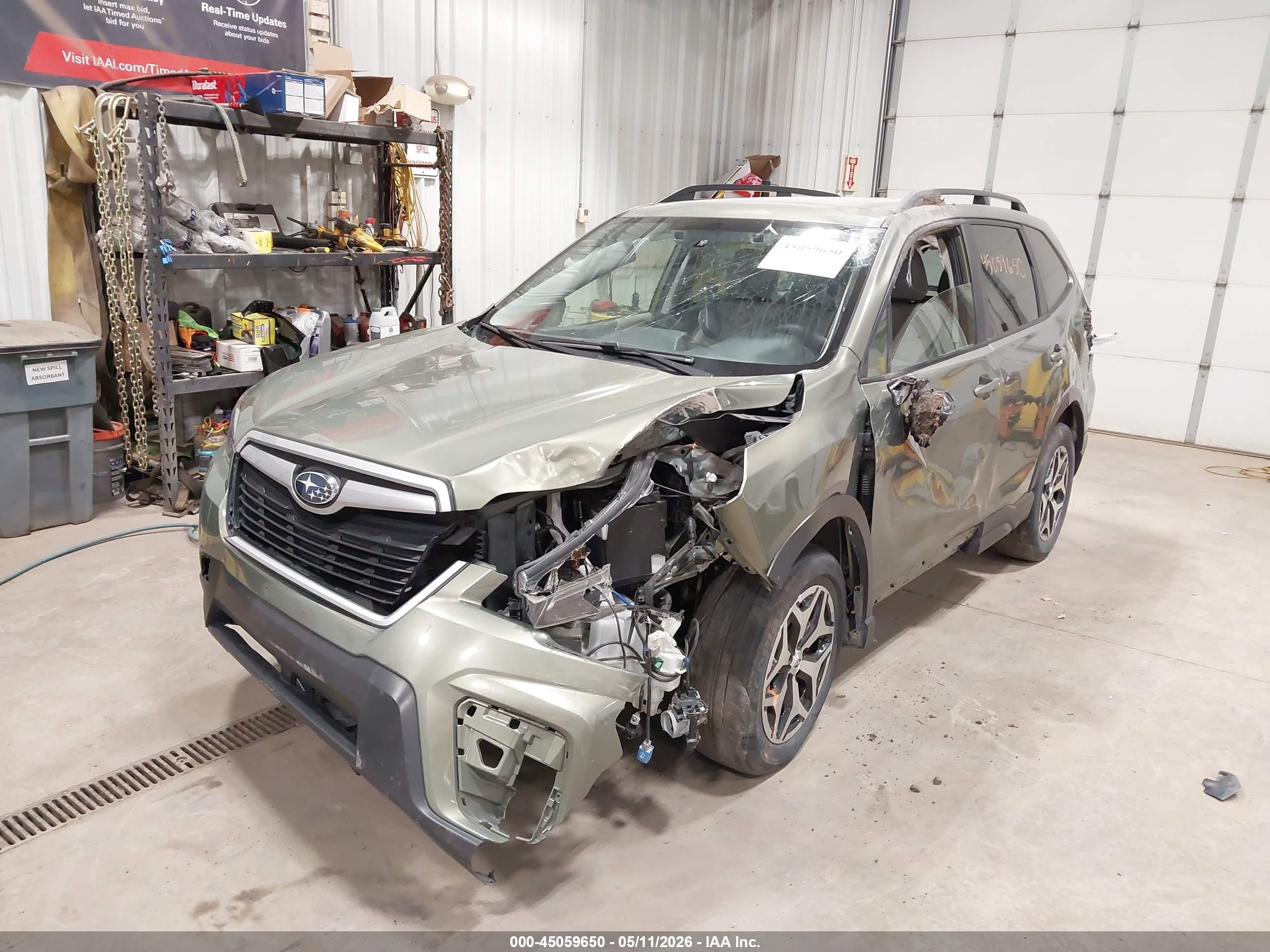 SUBARU FORESTER image 6