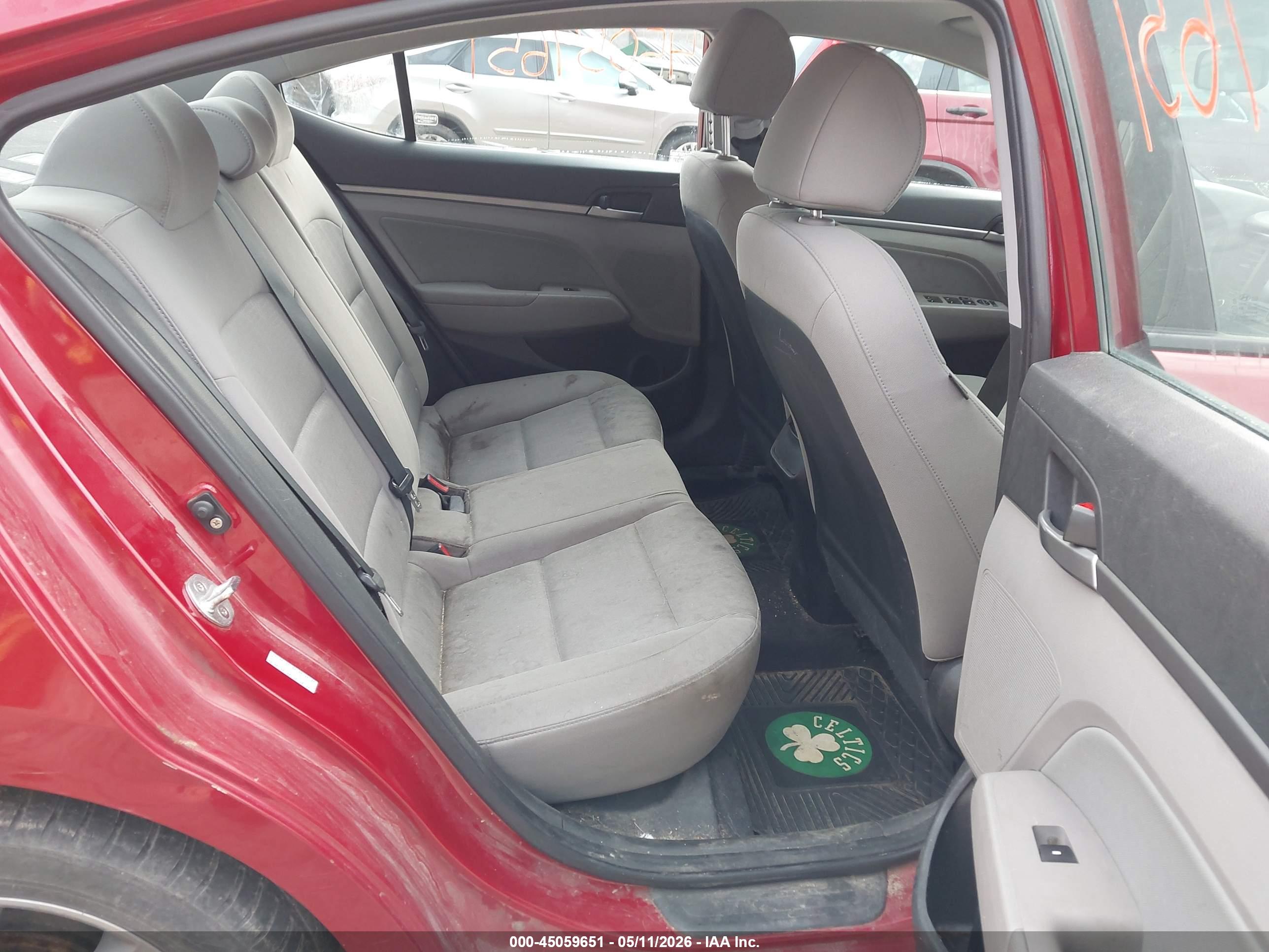 HYUNDAI ELANTRA image 8