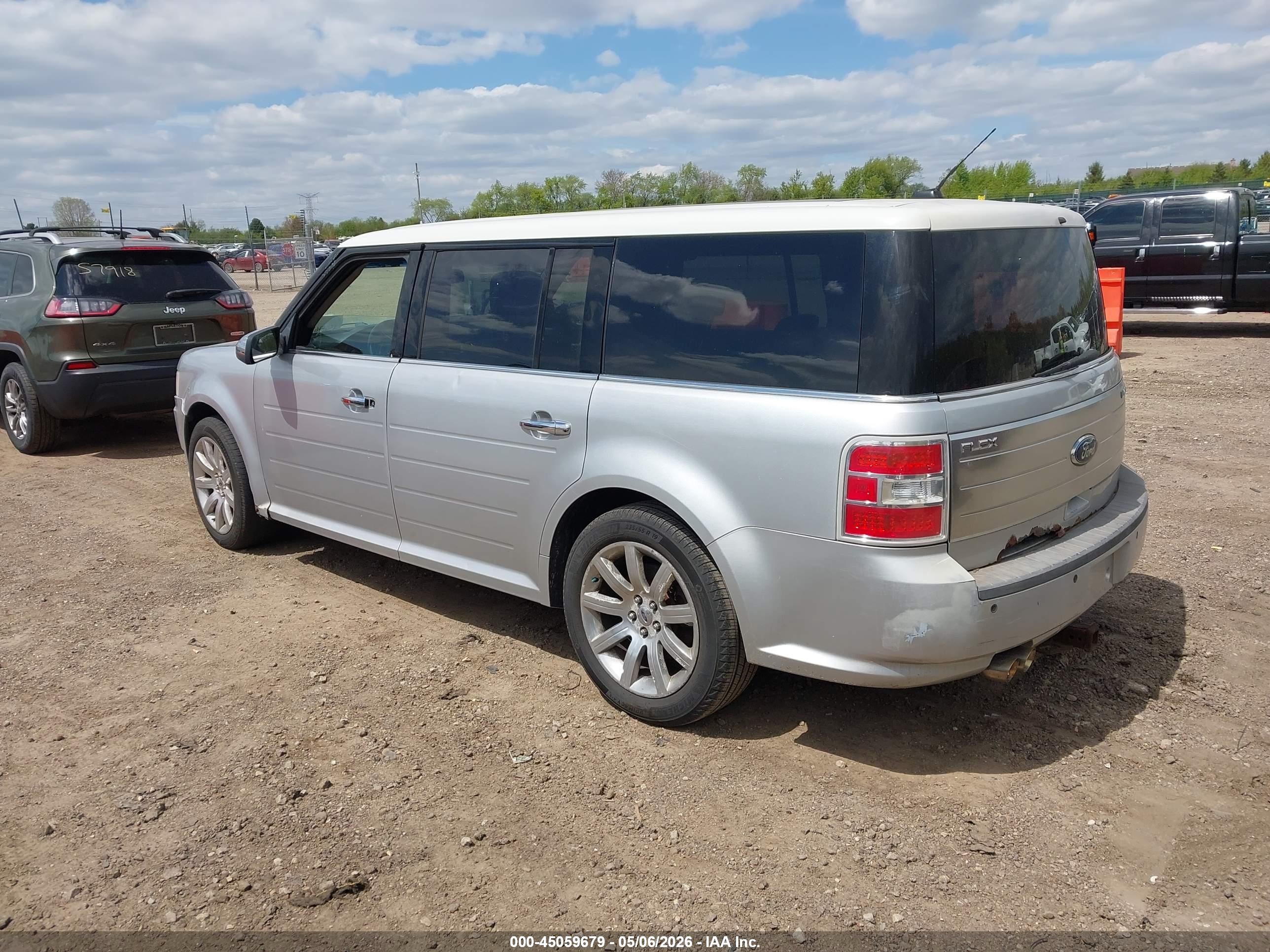 FORD FLEX image 3