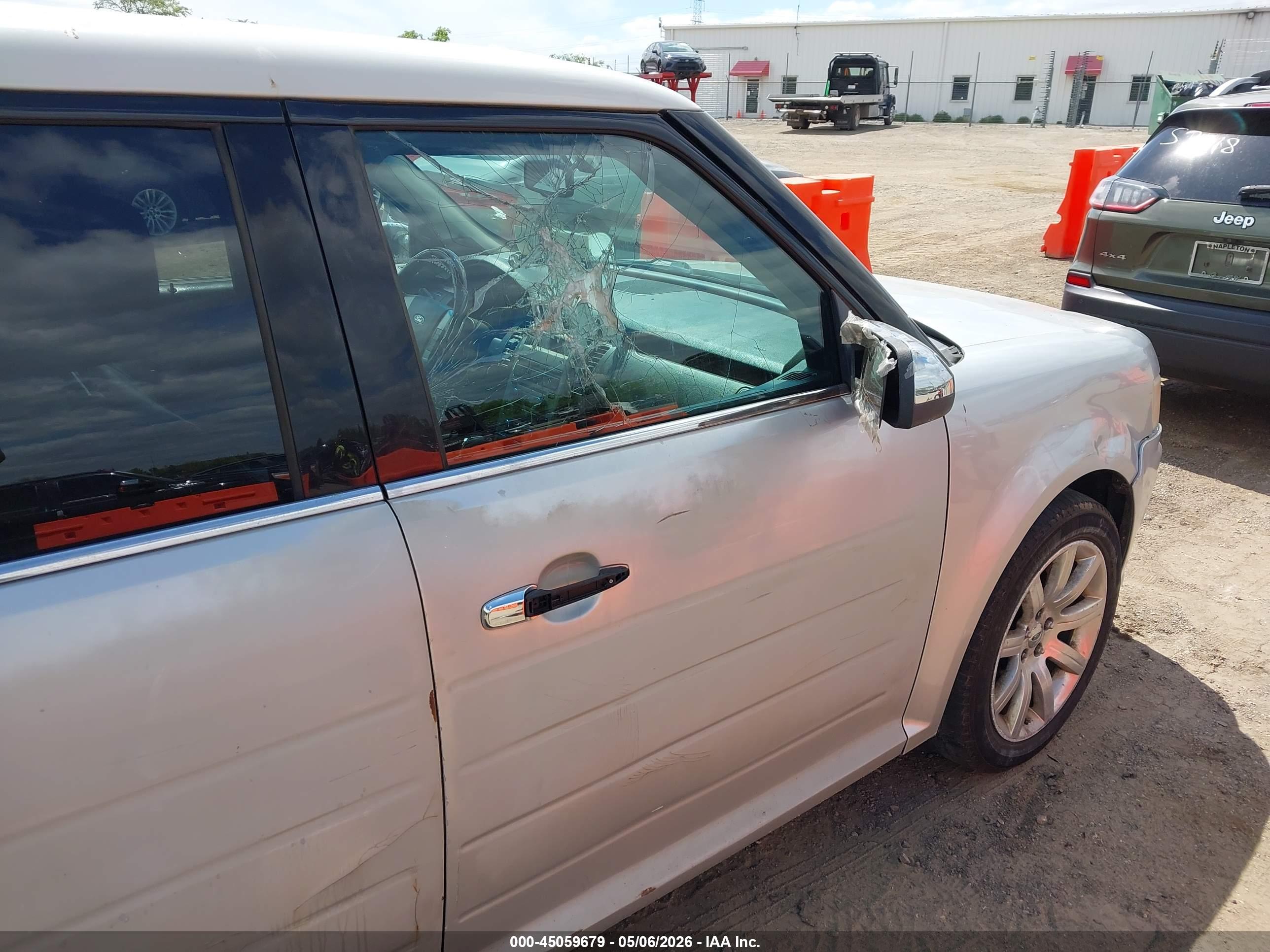 FORD FLEX image 6