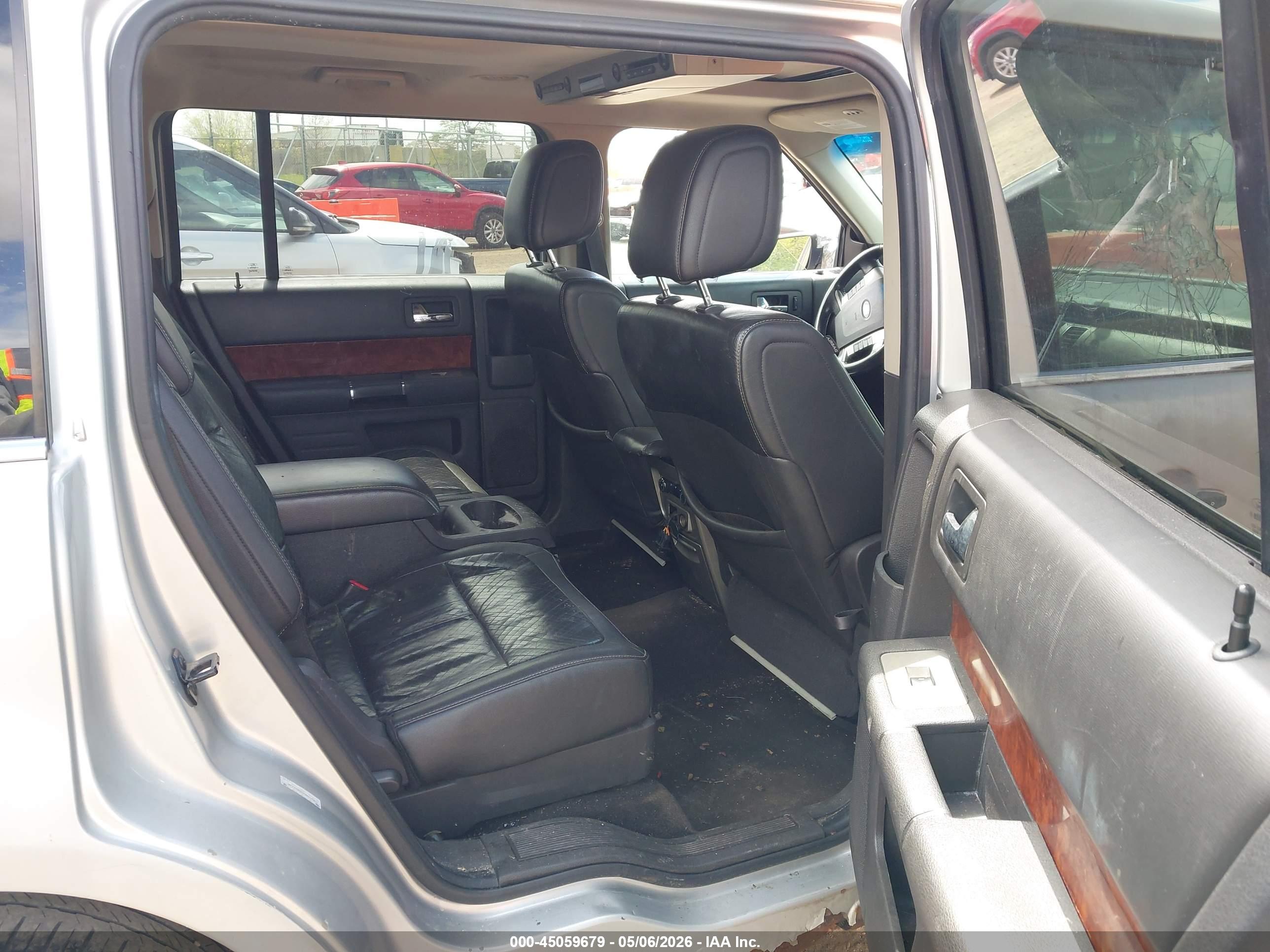 FORD FLEX image 8
