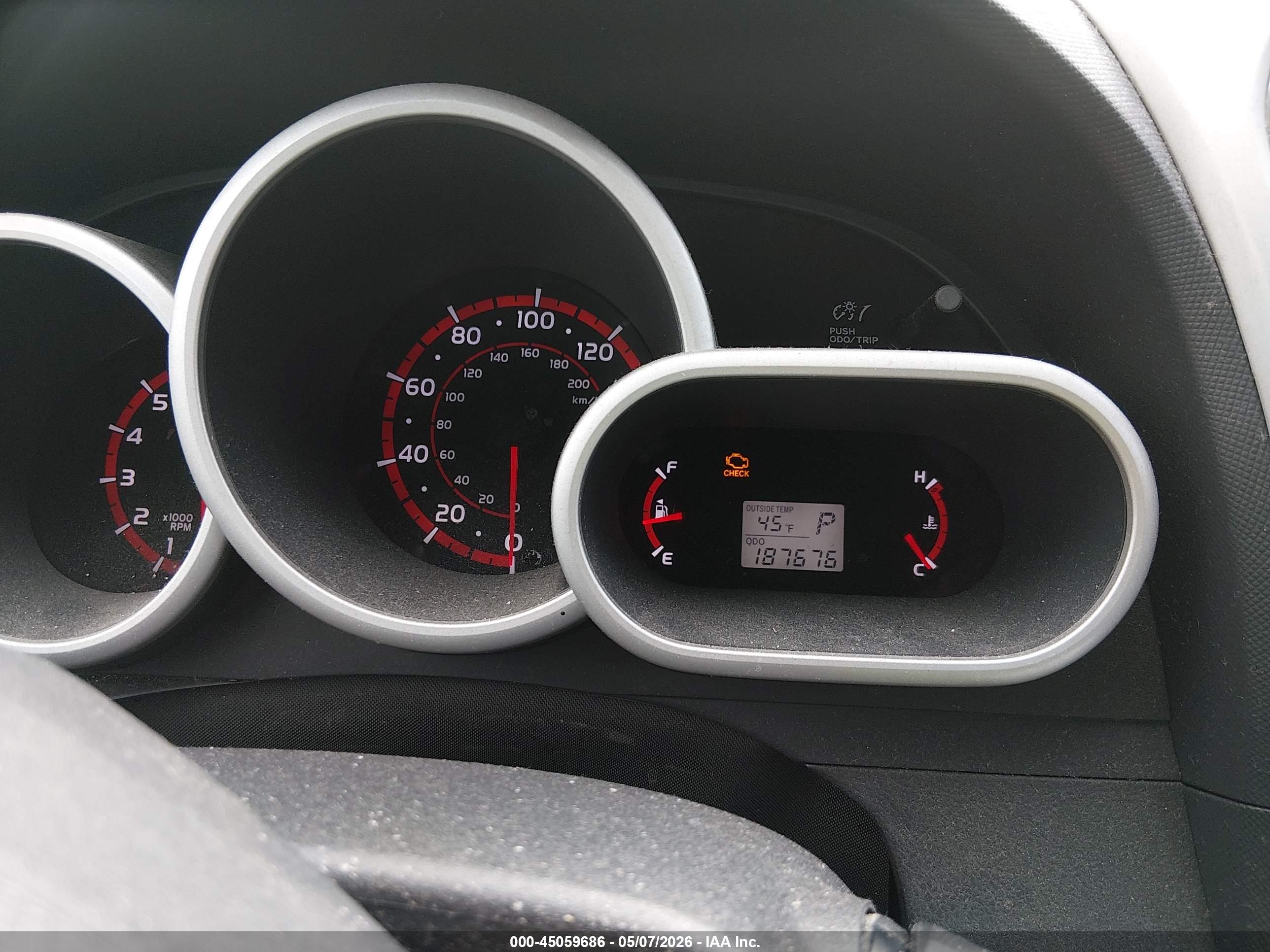 PONTIAC VIBE image 7